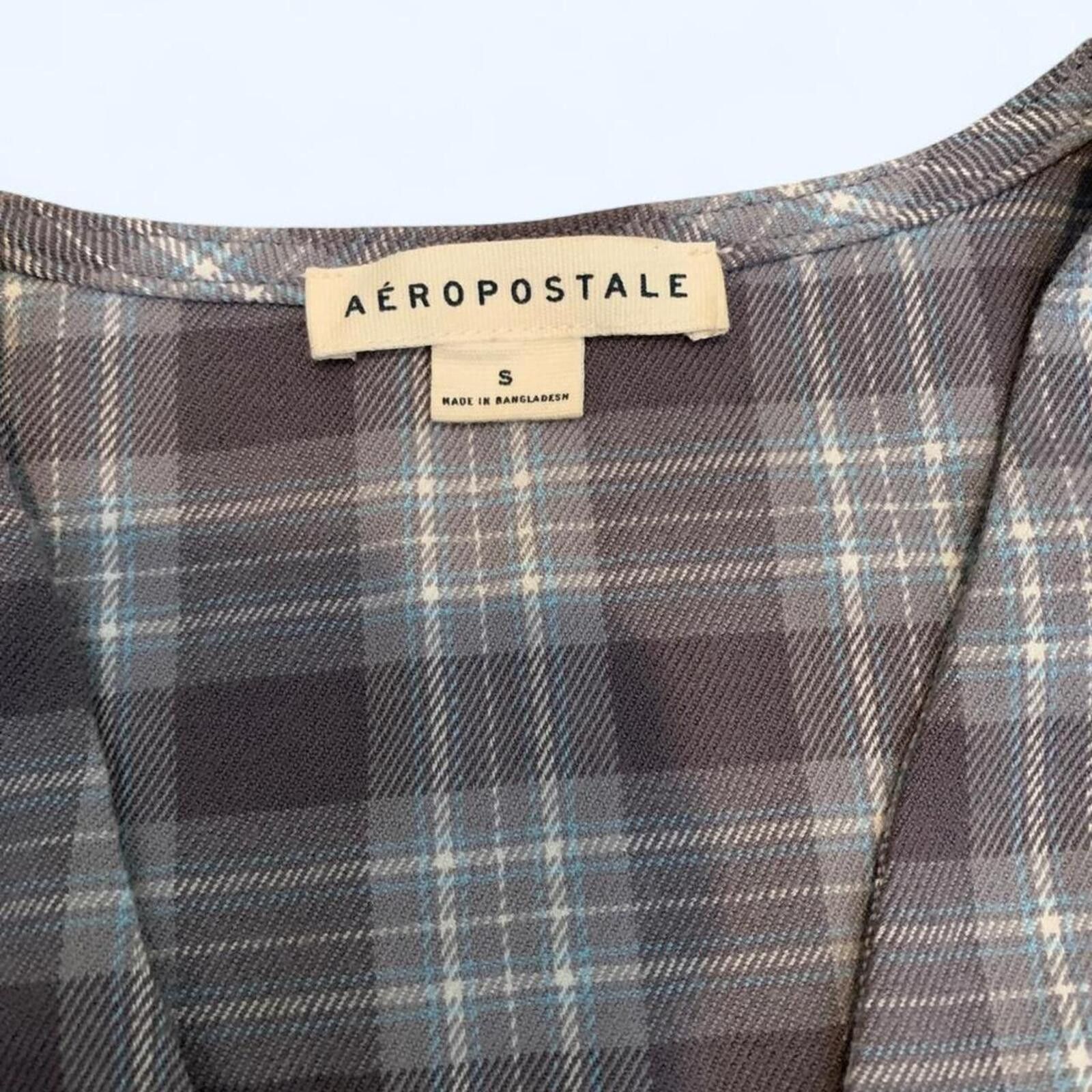 Aeropostale Cropped button up plaid fitted vest, by Aeropostale. Size S / US 4 / IT 40 - 4 Thumbnail