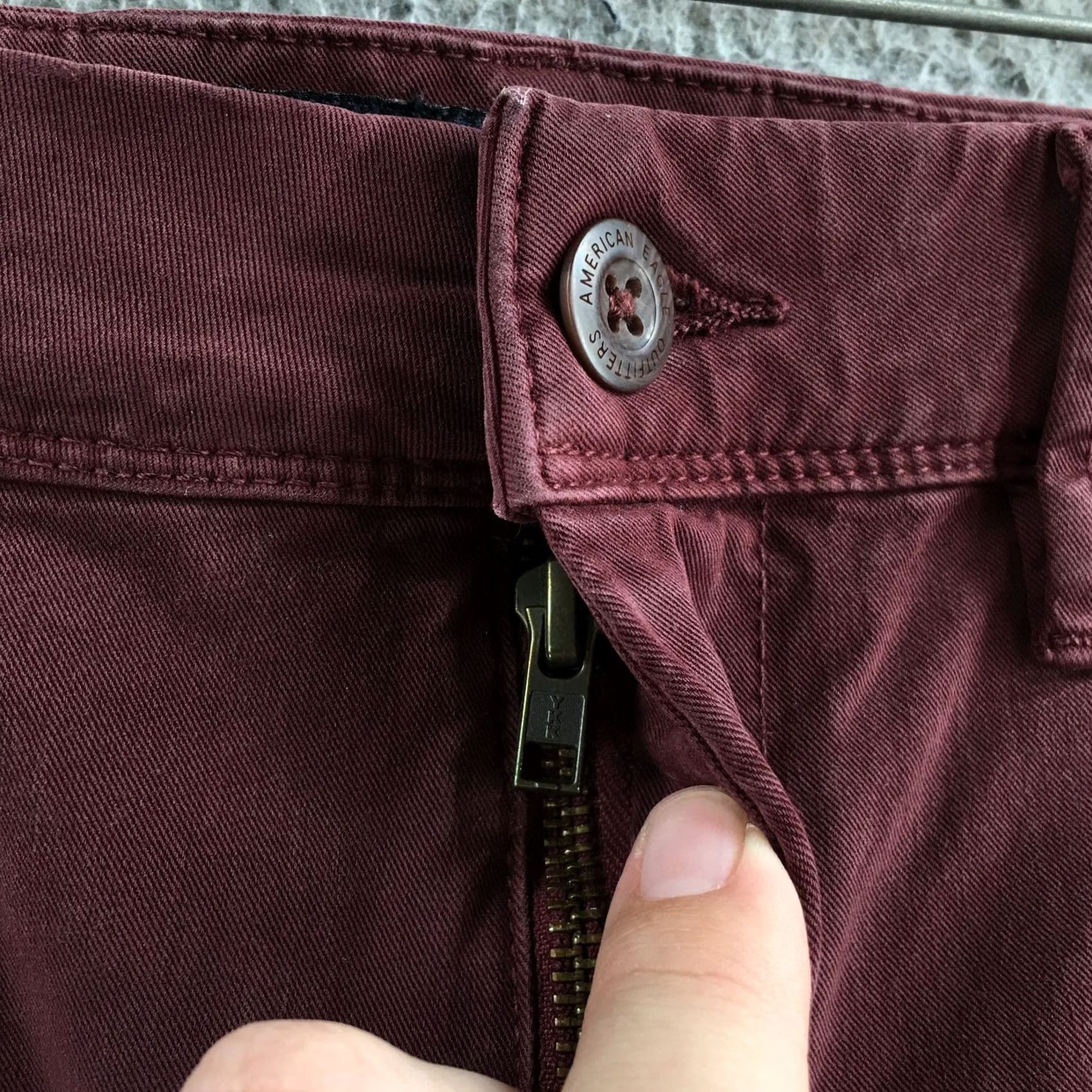 American Eagle Outfitters American Eagle Outfitters Chino Pants Mens 32x34 Burgundy Cotton Blend Mid Rise Size US 32 / EU 48 - 5 Thumbnail