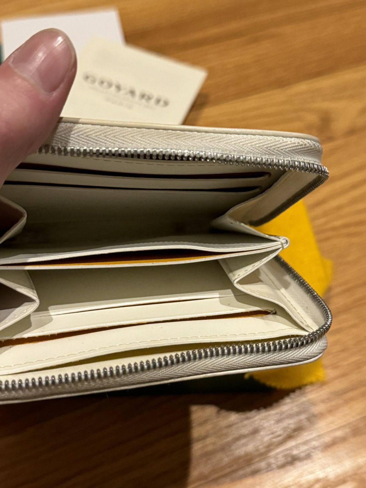 Goyard *RARE* Goyard White Zip Wallet/Coin Pouch Size ONE SIZE - 4 Thumbnail