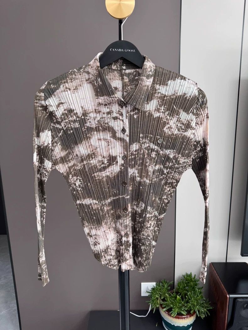 Issey Miyake Issey Miyake size:3 Brown ink-wash mist button-down shirt Size S / US 4 / IT 40 - 1 Thumbnail