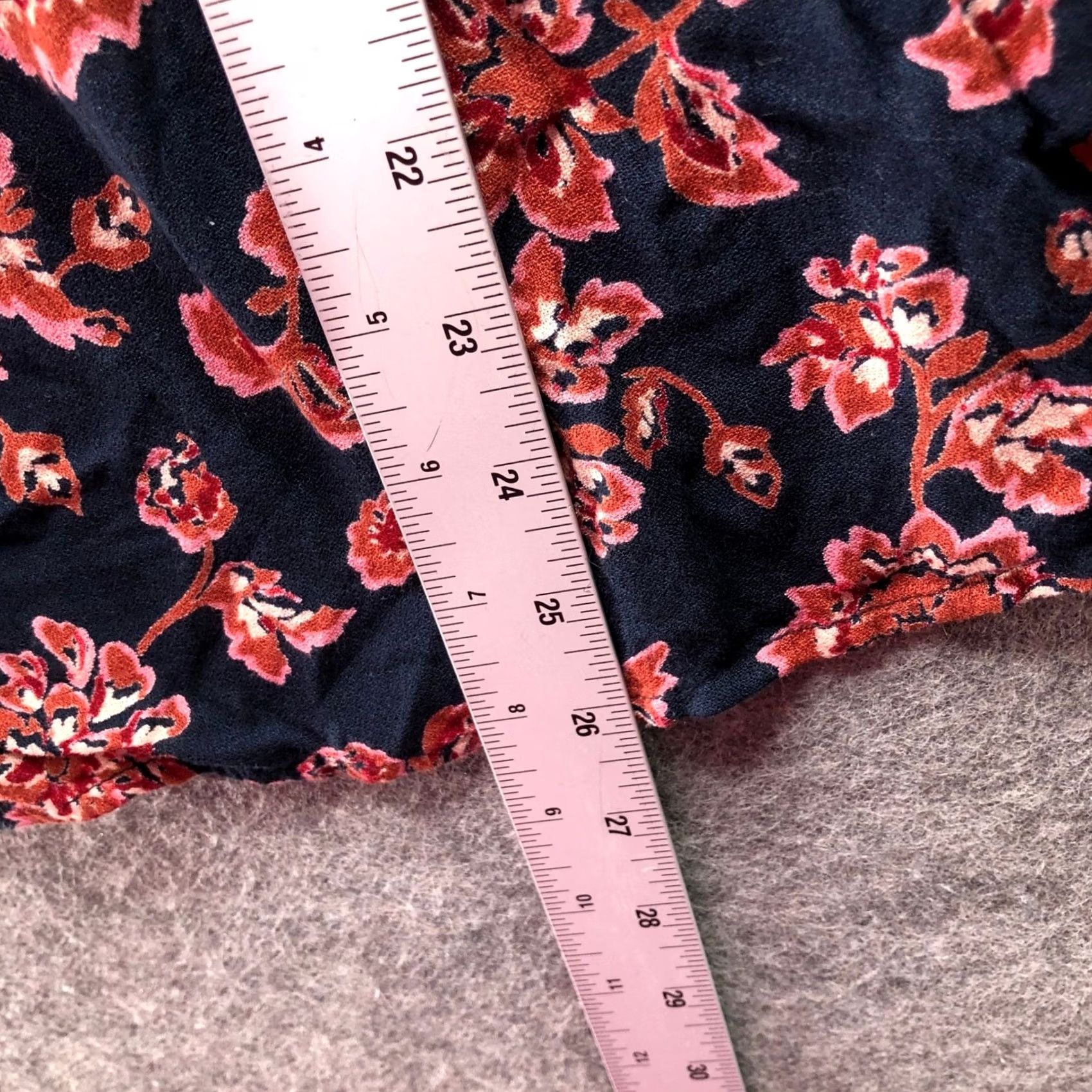 Lucky Brand VINTAGE Lucky Brand Floral Smocked Blouse Womens 3X Navy Boho Peasant Long Sleeve Rayon Size XXL / US 16-18 / IT 52-54 - 7 Thumbnail