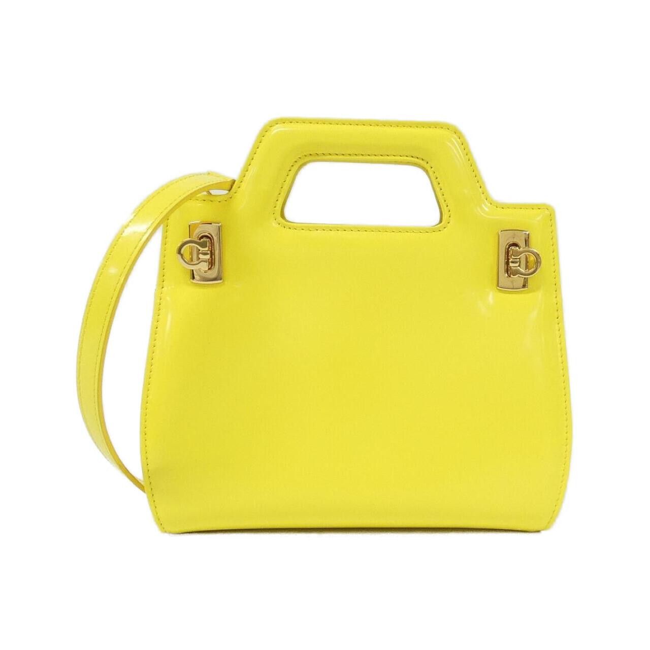Salvatore Ferragamo Salvatore Ferragamo Salvatore Ferragamo Calf Shoulder Bag Leather Crossbody Bag 21 3485 DUTY FREE for USA Size ONE SIZE - 1 Thumbnail