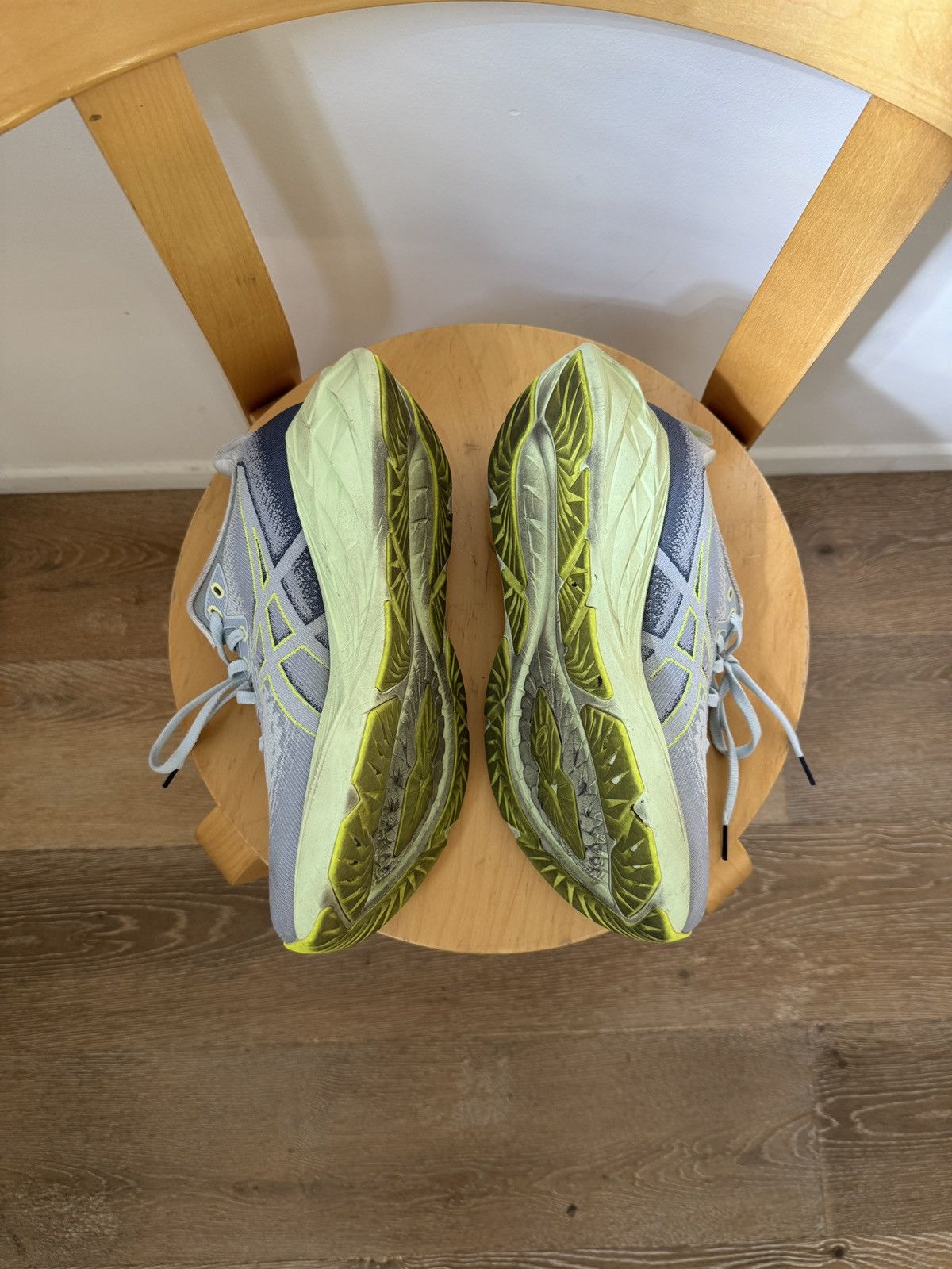 Asics Asics Novablast Sneakers Size US 9.5 / EU 42-43 - 3 Thumbnail