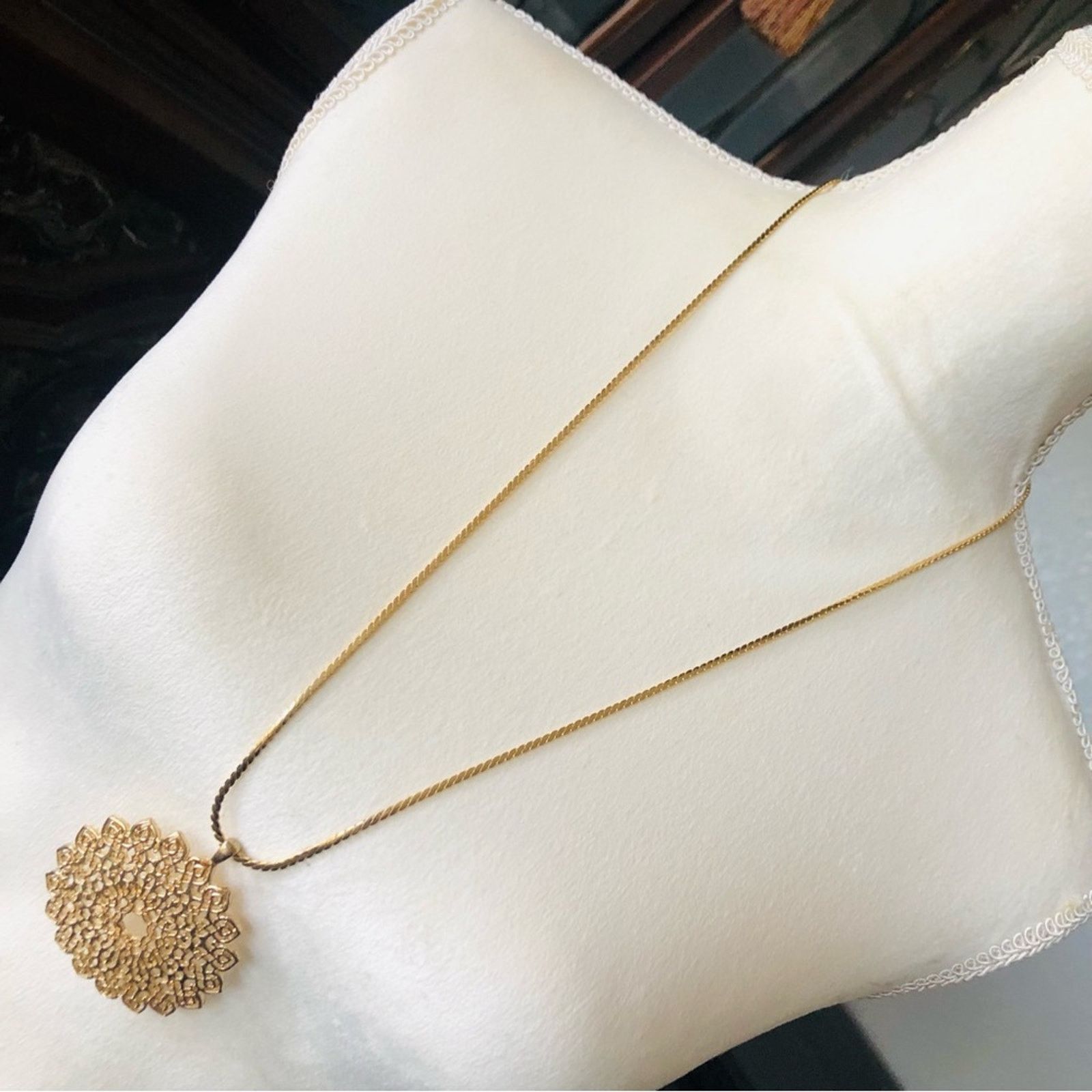 Vintage Vintage filigree pendant on gold braided chain necklace Size ONE SIZE - 1 Thumbnail