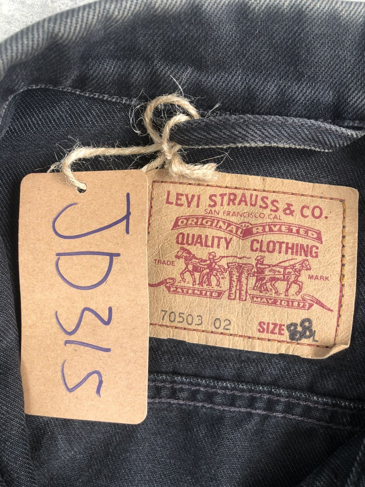 Levi's Vintage Levi’s Denim Jacket Distressed Size US L / EU 52-54 / 3 - 21 Thumbnail