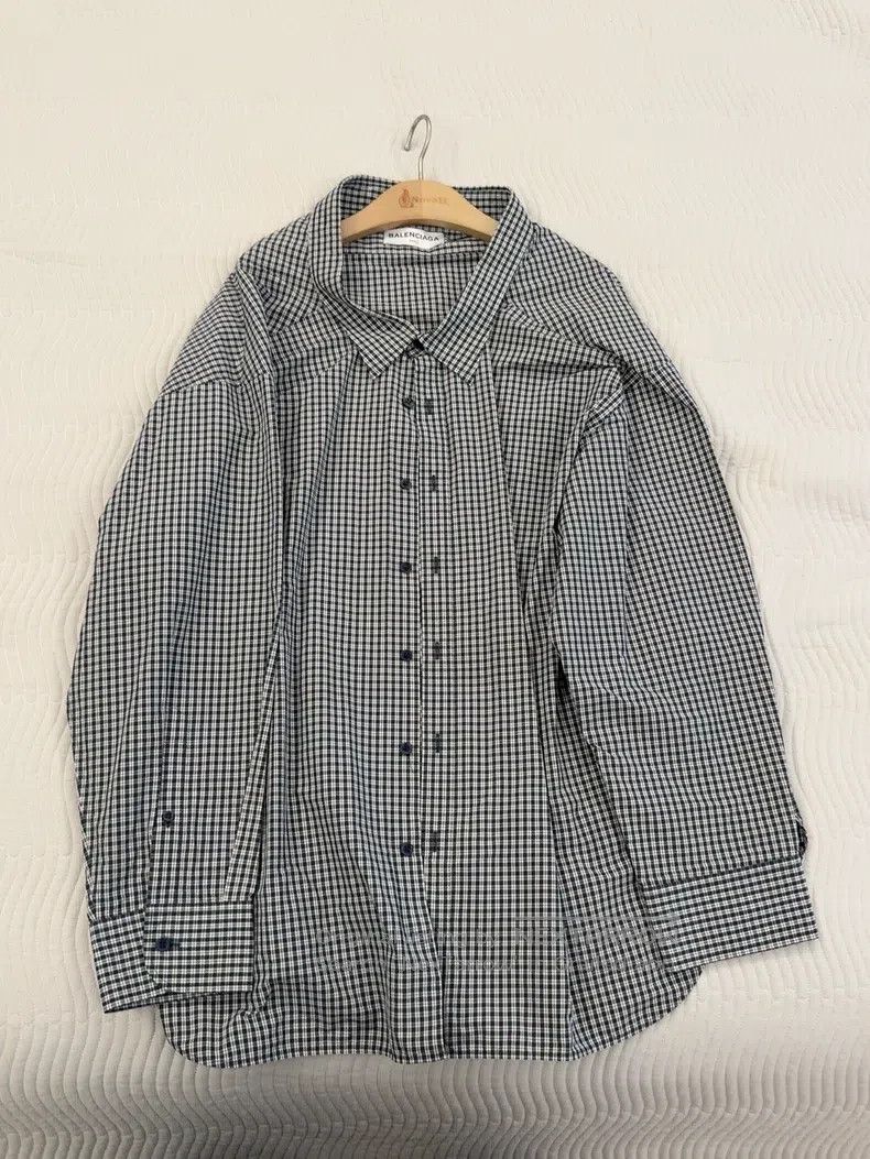 Balenciaga Balenciaga Plaid Shirt Size XS / US 0-2 / IT 36-38 - 1 Thumbnail