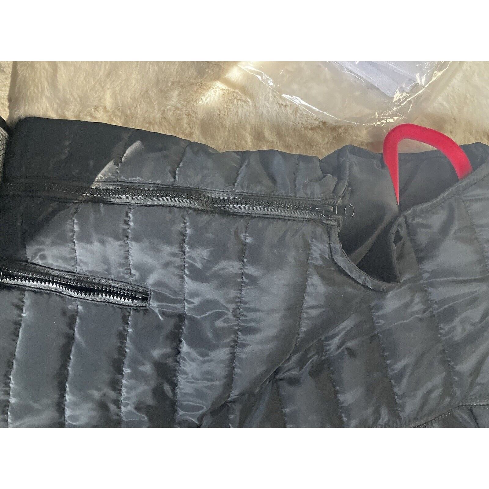 Other NWOT Electric Heating Vest USB Powered Heated for Men/Women Size US M / EU 48-50 / 2 - 6 Thumbnail