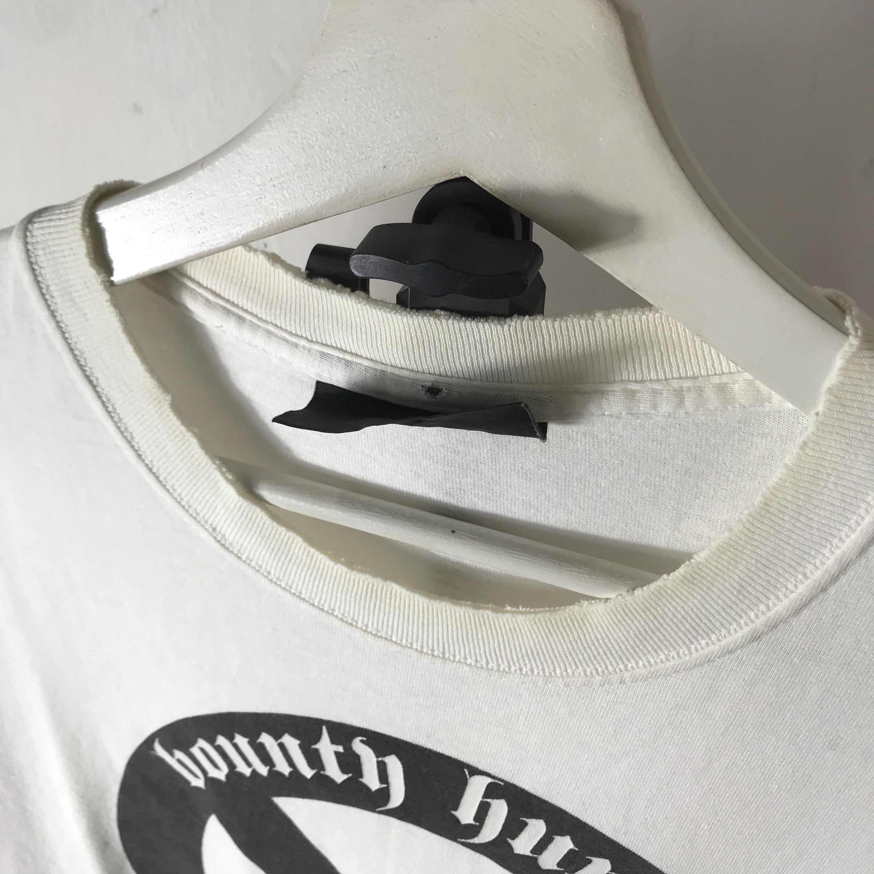 Bounty Hunter Vintage thrashed bounty hunter skull iconic big logo tshirt Size US L / EU 52-54 / 3 - 7 Thumbnail