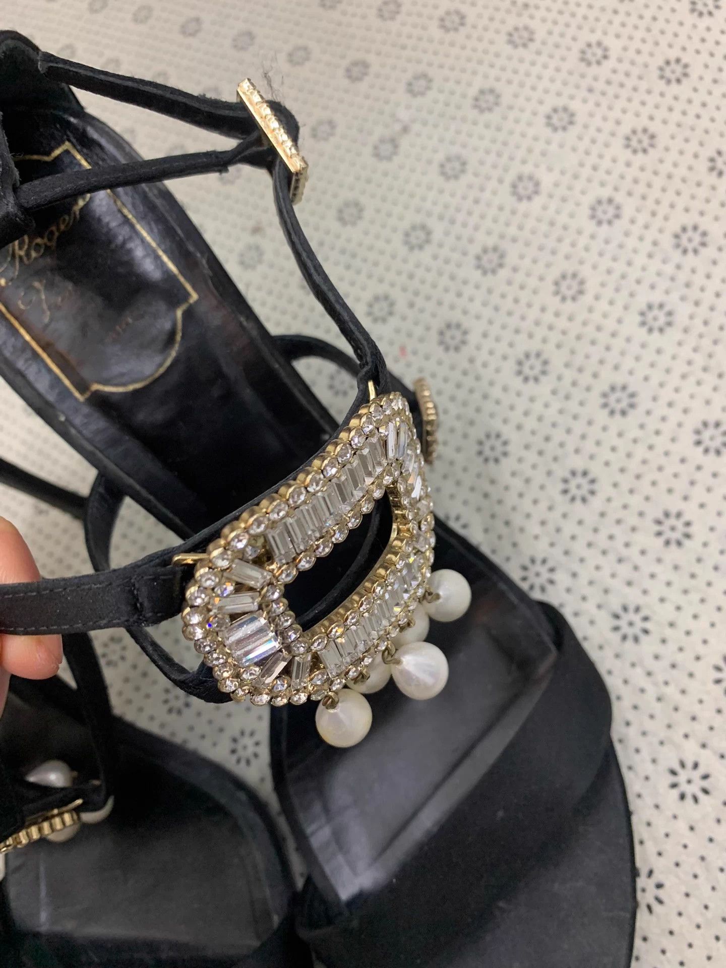 Roger Vivier Roger Vivier black crystal pearl heeled sandal 39.5 Size US 8.5 / IT 38.5 - 2 Thumbnail