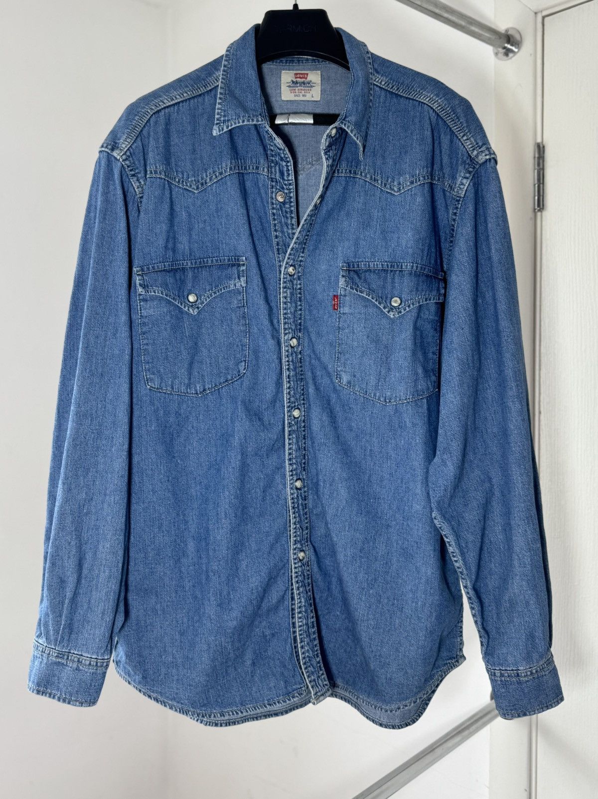 Levi's Vintage Clothing Vintage 1996 Levis Denim Button Up Shirt Size US L / EU 52-54 / 3 - 1 Thumbnail