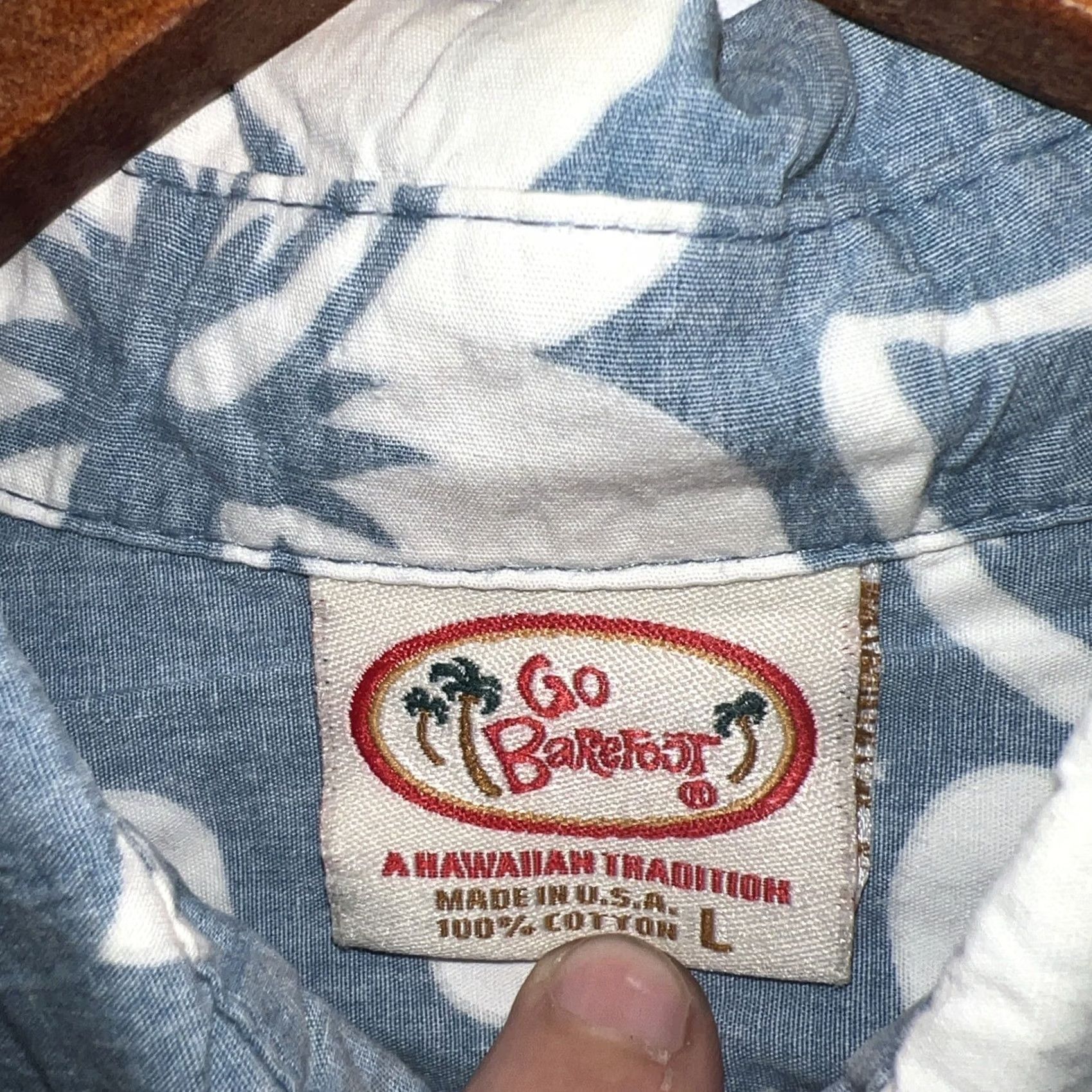 Vivobarefoot Go Barefoot Blue Hawaiian Button-Up Shirt Mens L Short Sleeve Button-Up Shirt Mens L Blues Hawaiian Theme Size US L / EU 52-54 / 3 - 3 Thumbnail