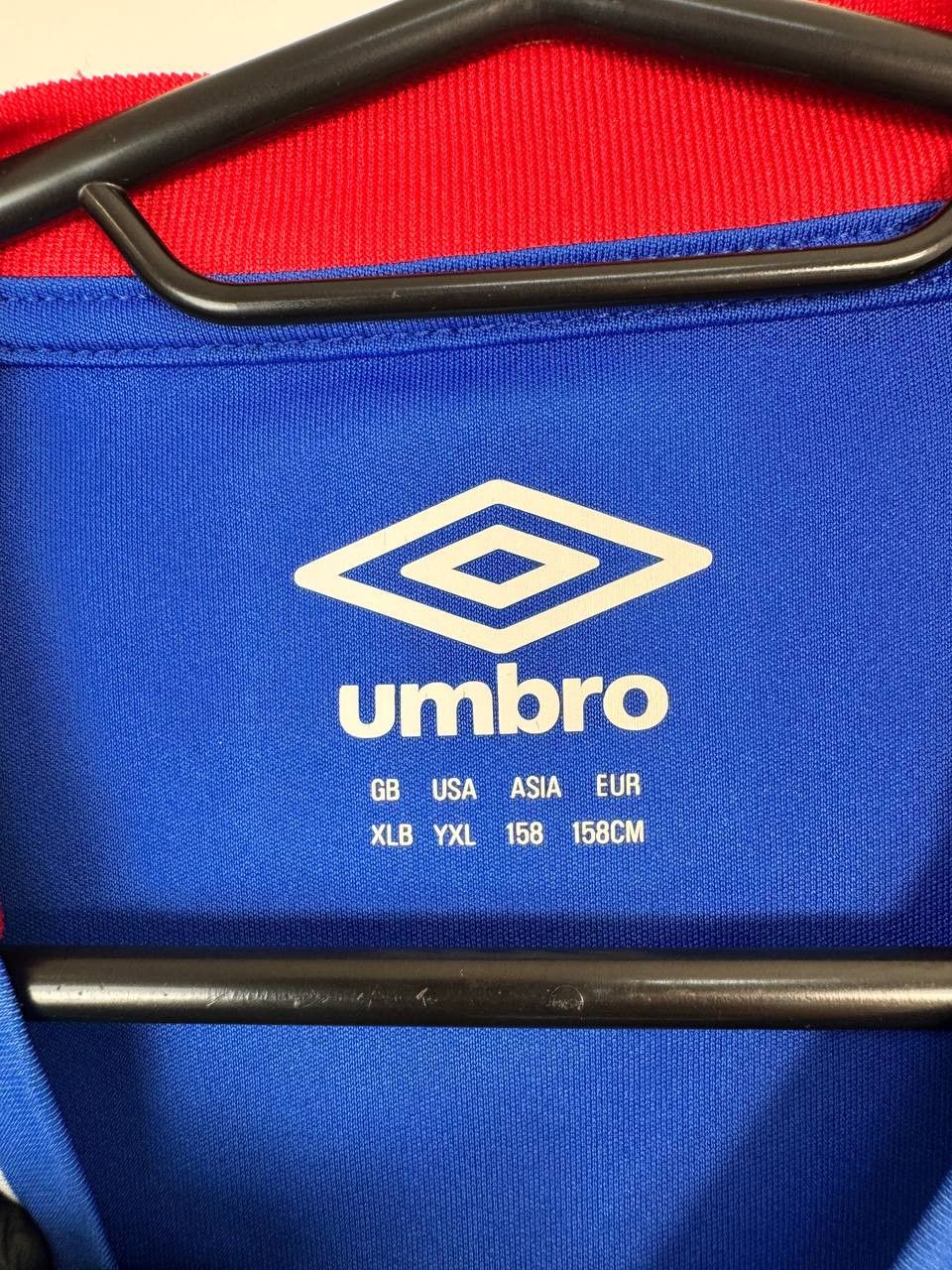 Umbro CARLISLE UNITED 2018 2019 HOME SHIRT UMBRO FOOTBALL Sz S Size US S / EU 44-46 / 1 - 2 Thumbnail