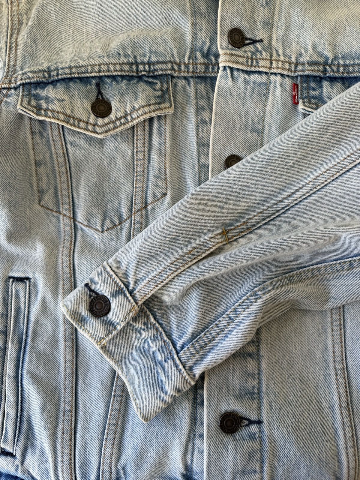 Levi's Type III Trucker Jacket Lightwash Size US M / EU 48-50 / 2 - 5 Thumbnail