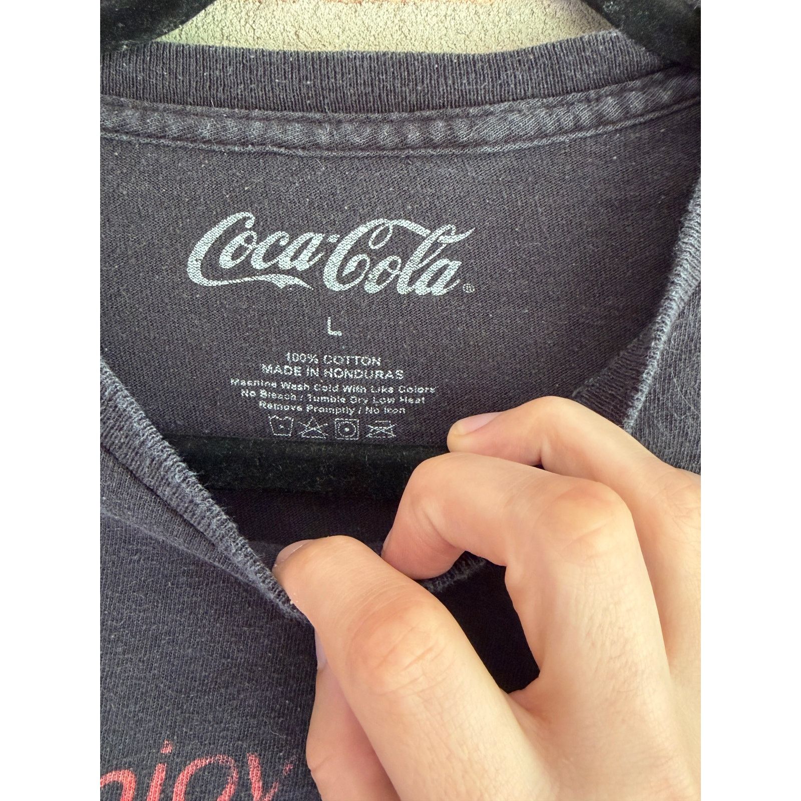 Coca Cola Vintage Coca Cola Distressed Tee Bleach Fade Large Size US L / EU 52-54 / 3 - 5 Thumbnail