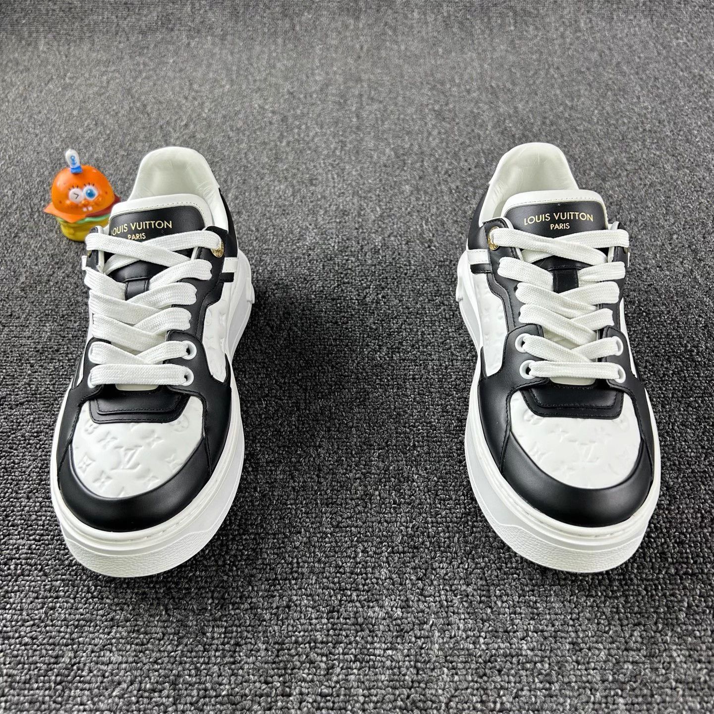 Louis Vuitton LV black and white embossed platform shoes 35.5 Size US 4.5 / IT 34.5 - 2 Thumbnail