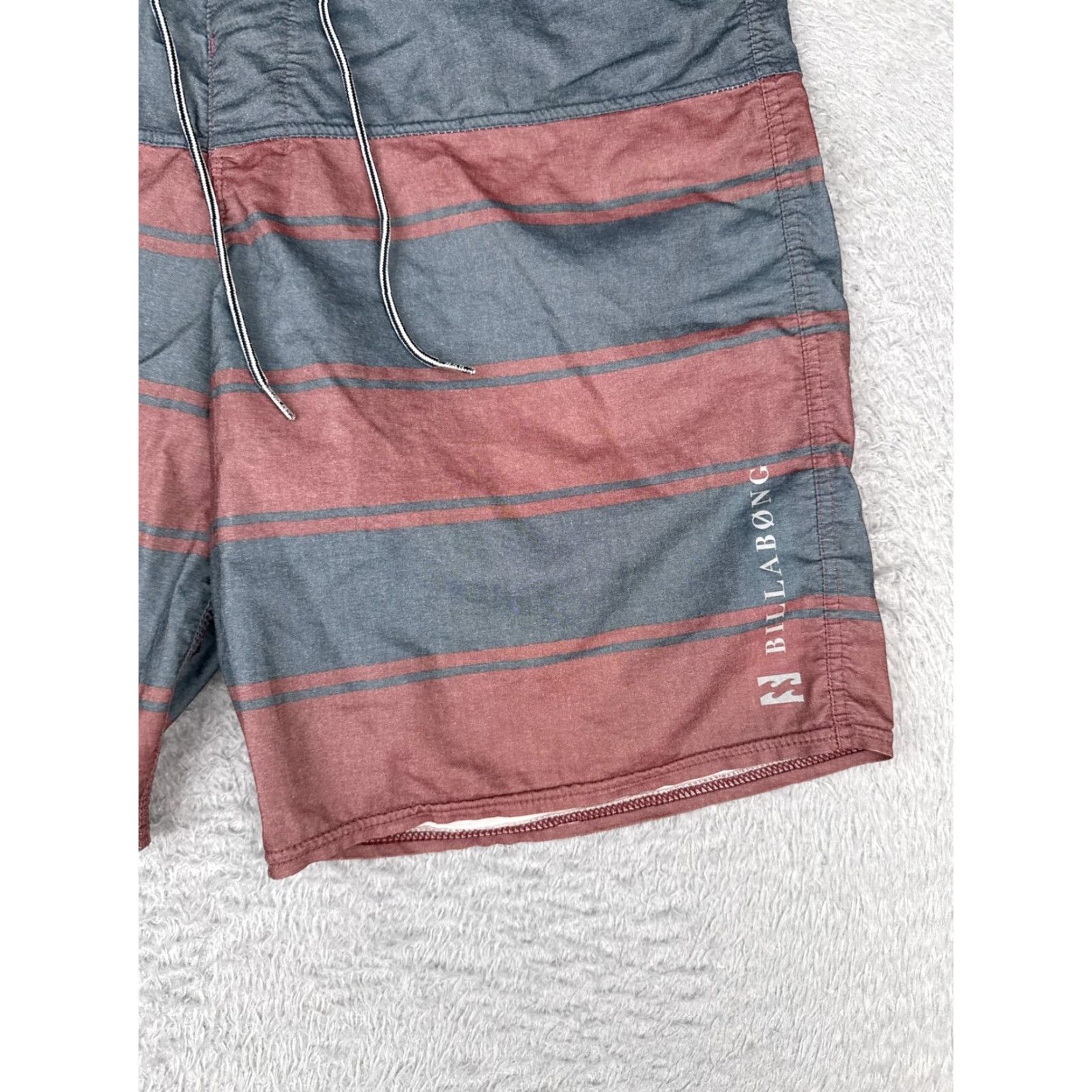 Billabong Billabong Mens Board Shorts Swim Trunks Gray Red Stripe 34x9 Beach Surf Pockets 100% Nylon Polyester, Blended Fabric Regular Men’s 34 Size Clothes Size US 34 / EU 50 - 2 Thumbnail
