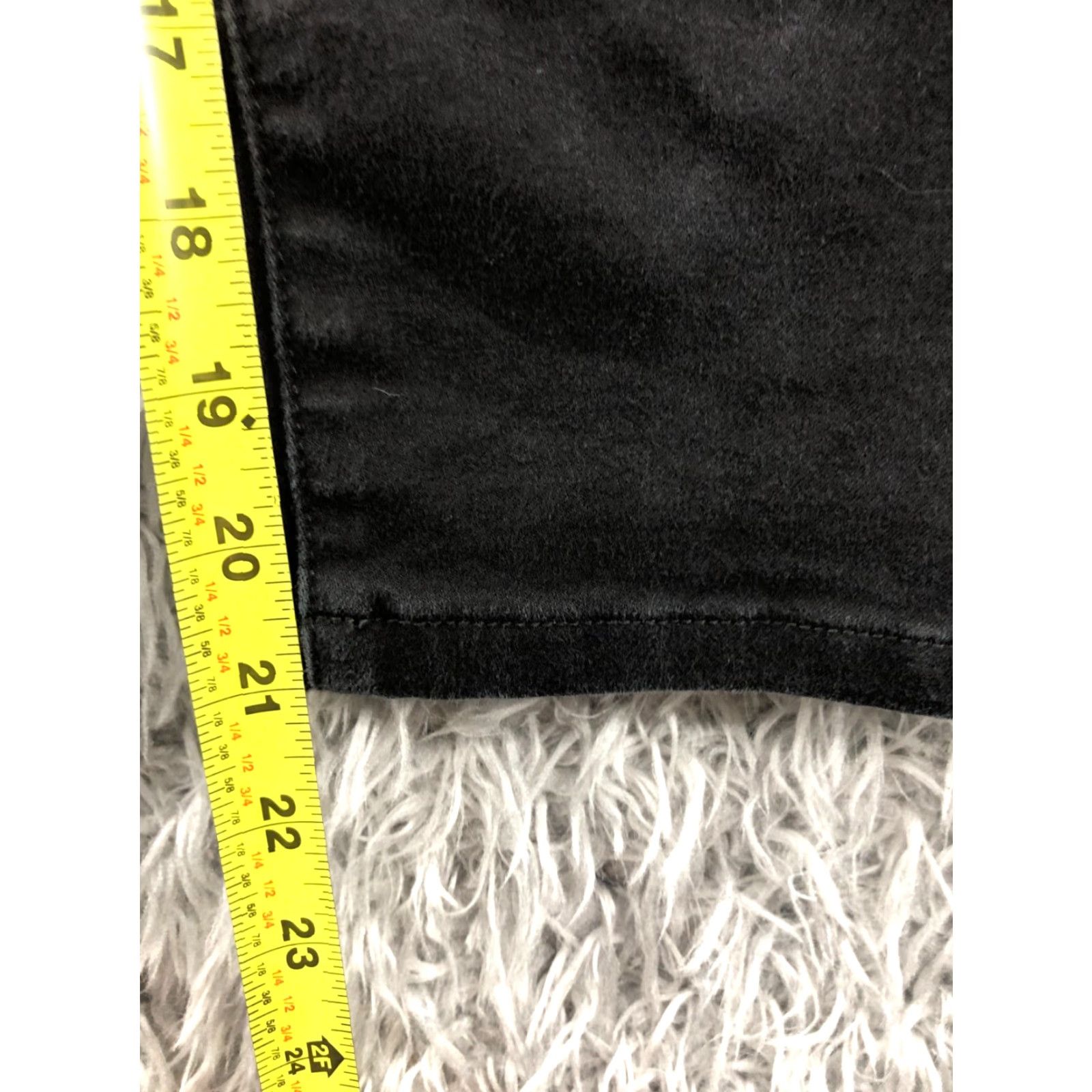 Vintage **Womens Mid Rise Black Pull On Capri Pants Size 4** User: **Sonoma Mid Rise Black Pull-On Capri Pants Size 4** Size 27" / US 4 / IT 40 - 3 Thumbnail