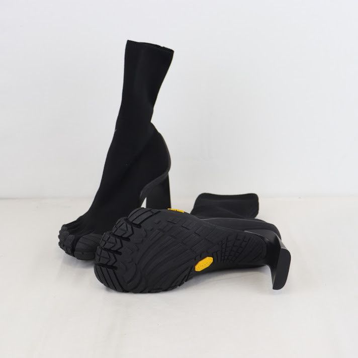 Balenciaga o1rshd1 Monocolor Knit Heeled Toe Boots in Black Size US 5 / IT 35 - 8 Thumbnail