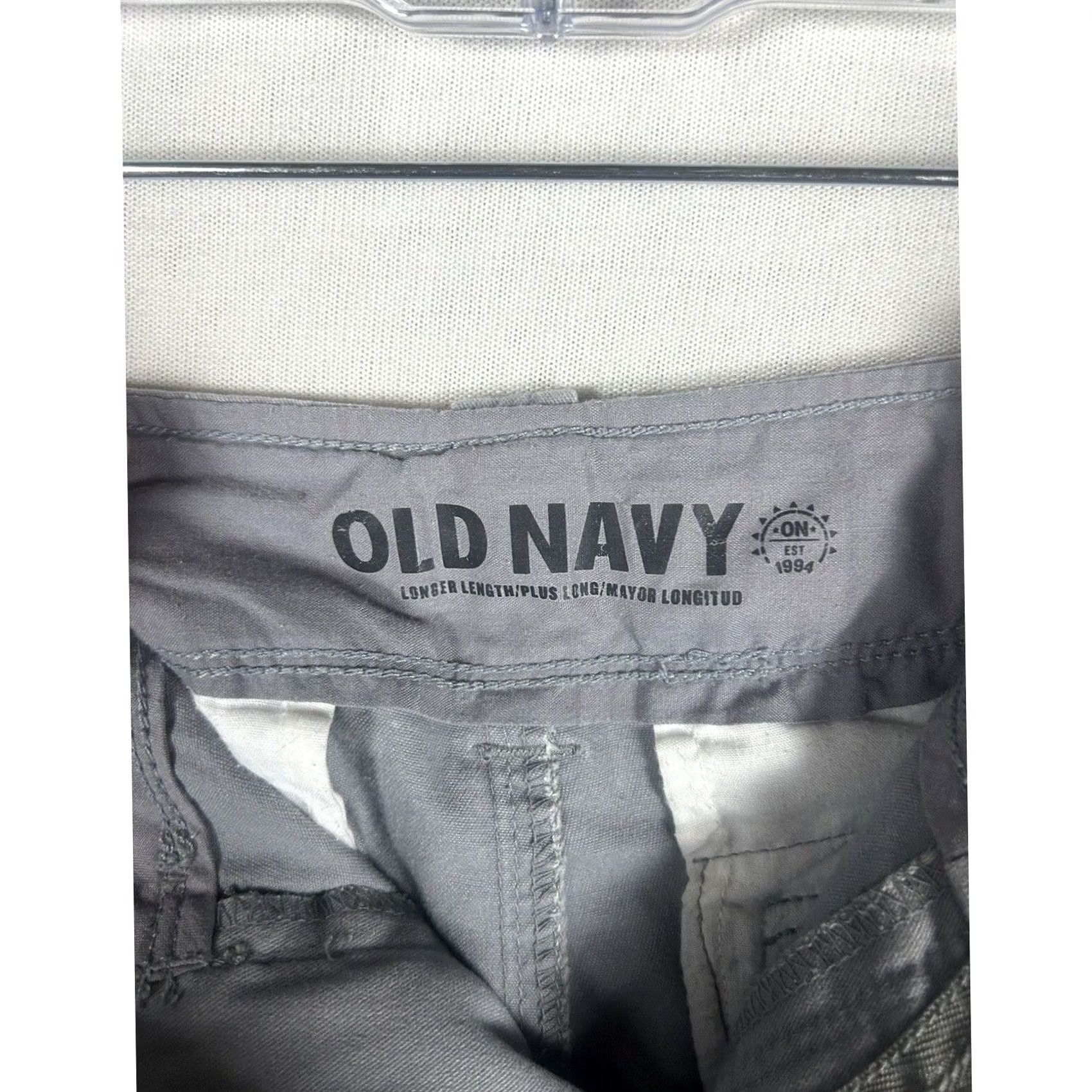 Old Navy Old Navy Mens Casual Chino Shorts Size 30 Gray Flat Front Mid Rise Twill Cotton With Pockets Inseam 12in Casual Mens Shorts Size US 30 / EU 46 - 4 Thumbnail