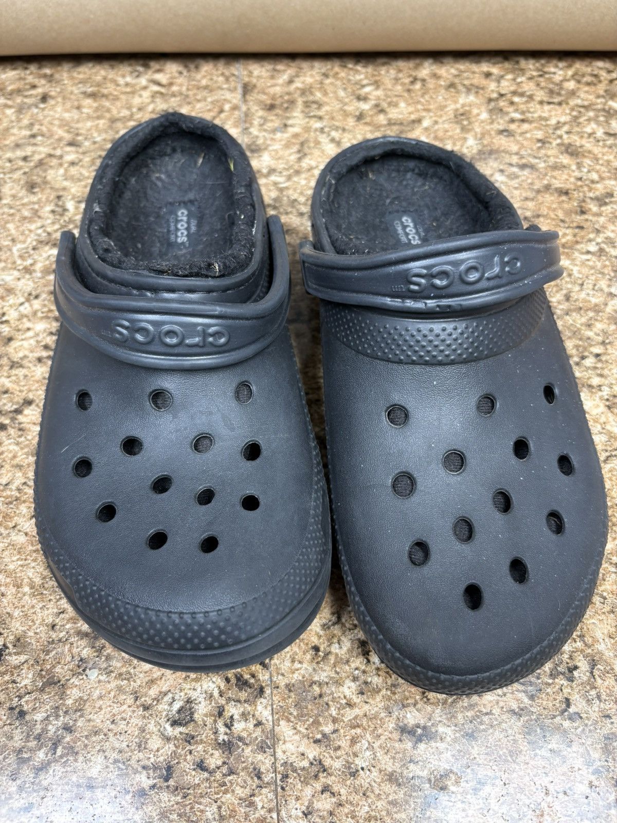 Crocs Crocs Classic Lined Clogs Black Faux Fur Shoes M8 W10 Unisex Size US 8 / EU 41 - 1 Thumbnail
