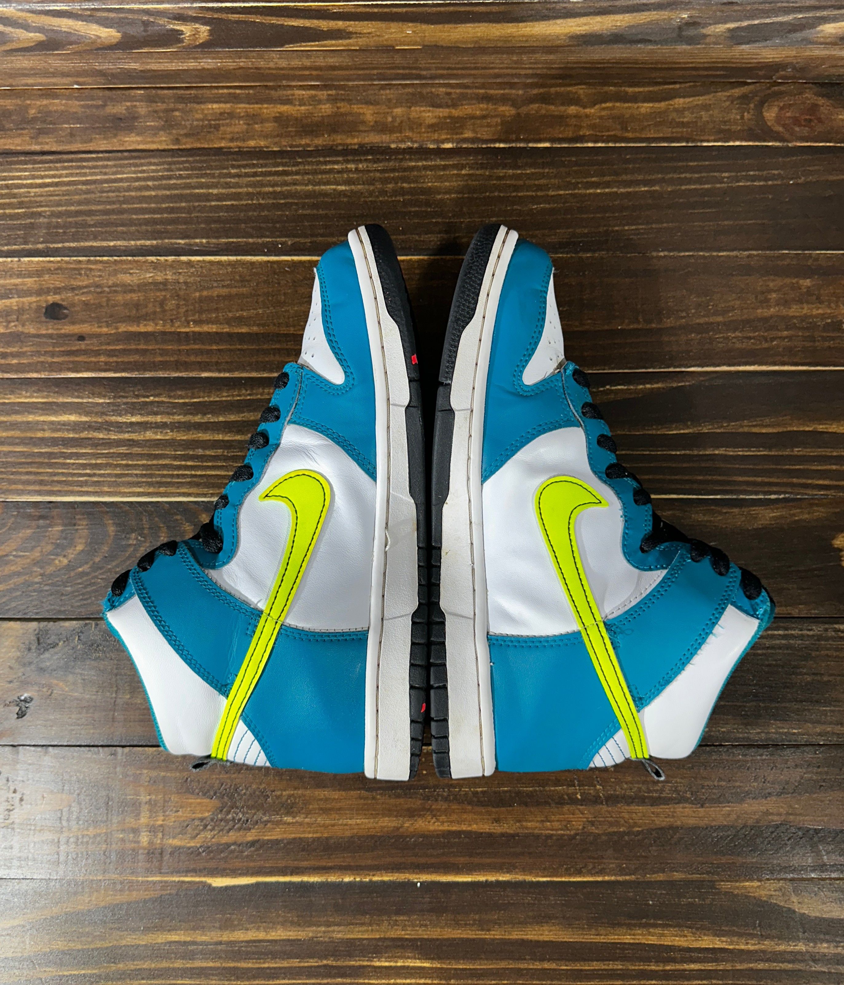 Nike Nike Dunk High Bright Spruce Volt Kids Sneakers Casual Sport Size US 6 / EU 39 - 7 Thumbnail