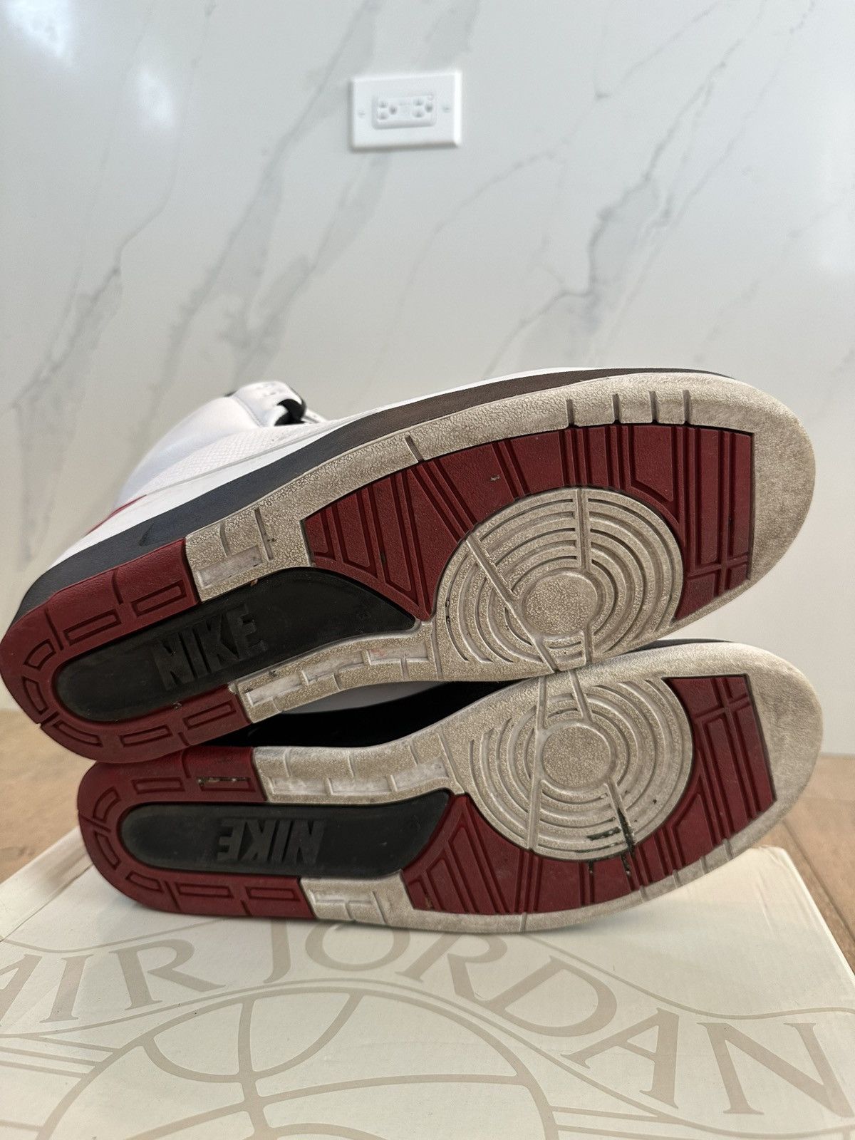 Jordan Brand Jordan 2 Retro OG Chicago 2022 Size US 13 / EU 46 - 6 Thumbnail