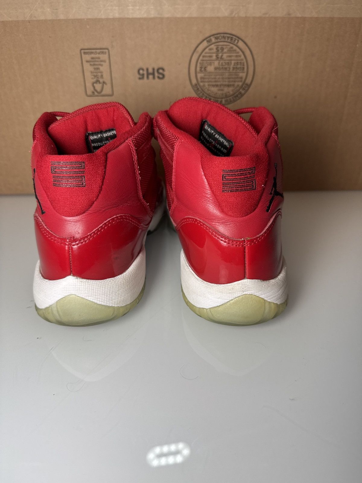 Jordan Brand × Nike Jordan 11 win like 96 Size US 7 / EU 40 - 4 Thumbnail