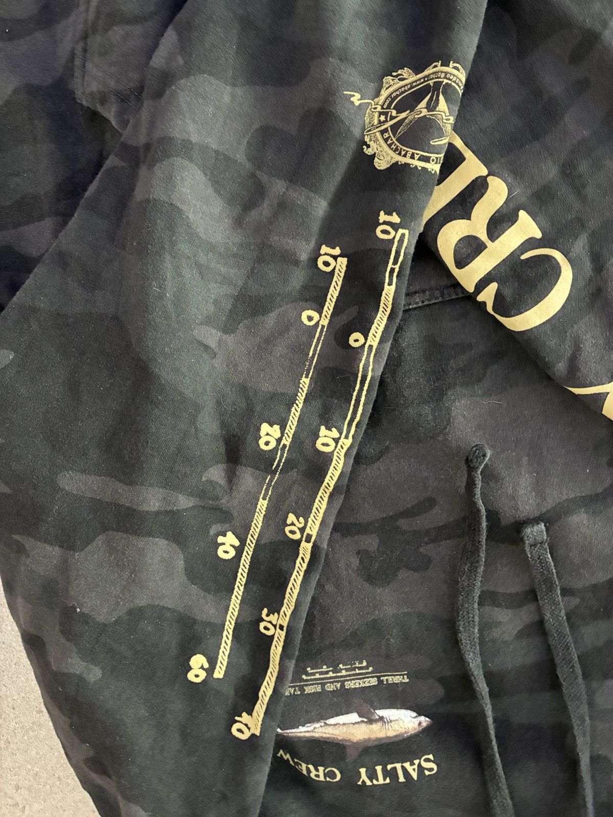 Other Salty Crew Camo Hoodie Medium Shark Graphic Pullover Size US M / EU 48-50 / 2 - 4 Thumbnail