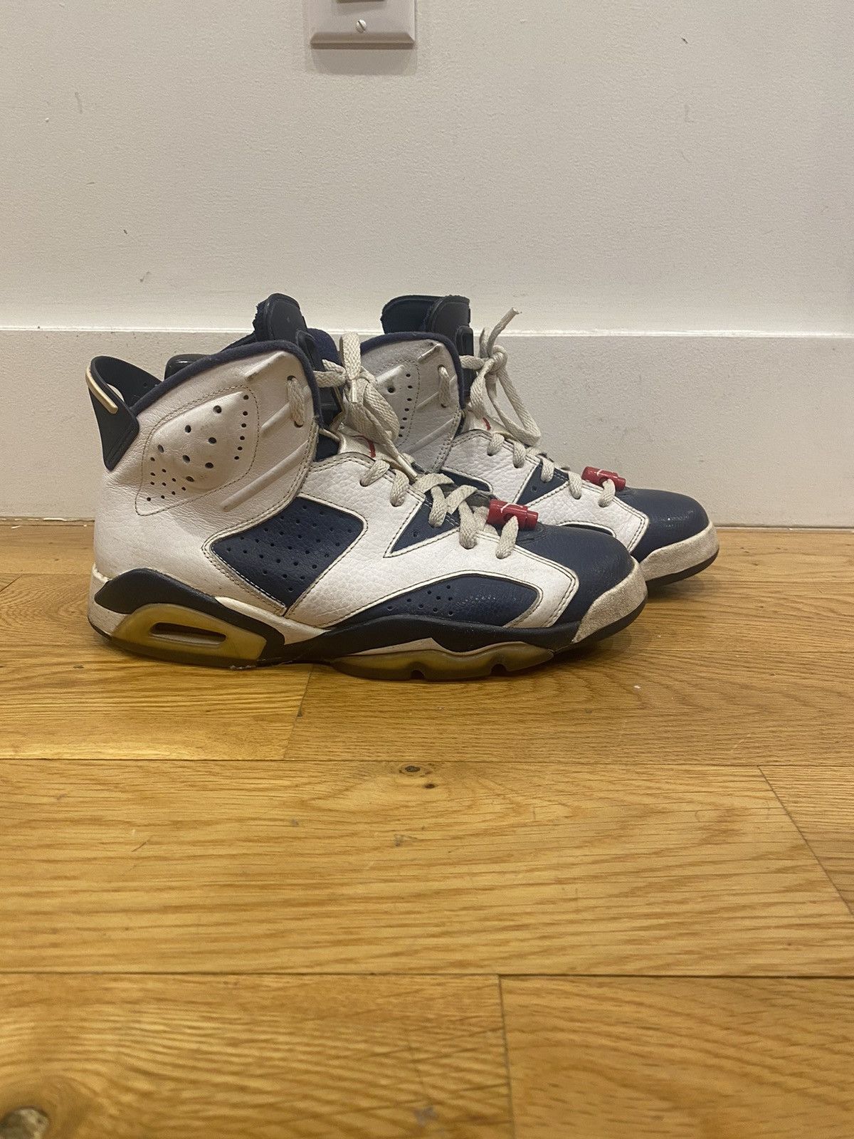 Jordan Brand Air Jordan Olympic 6s (Retro 2012) Size US 8.5 / EU 41-42 - 2 Thumbnail