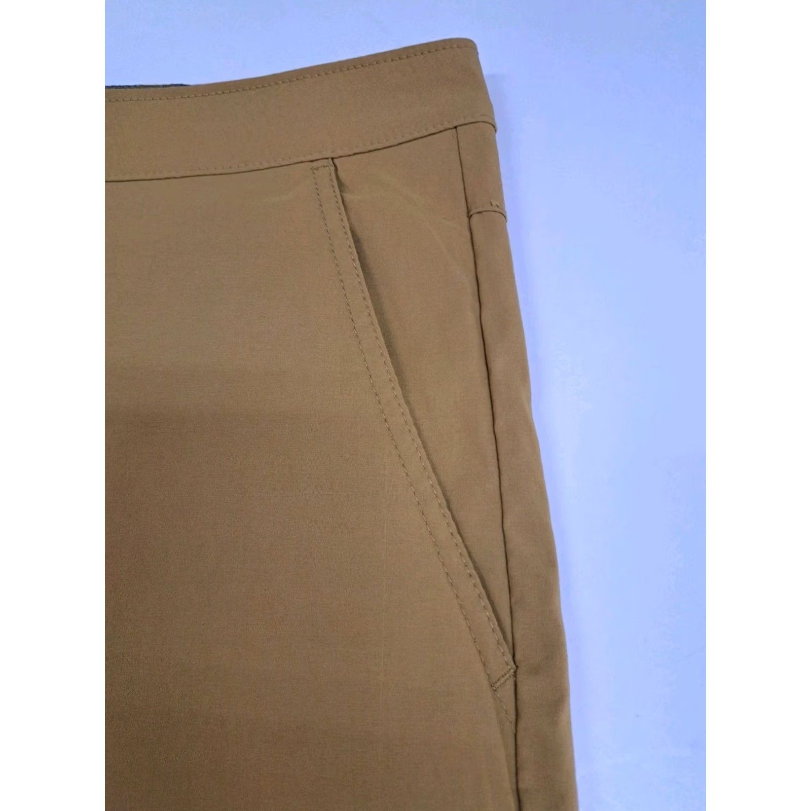Chaps NWT Chaps Mens Performance Stretch Regular Fit Nylon/SP Shorts 40/10.5" #7138 Brown Chino Casual Travel Slas h Pockets Logo Zipper Easy Care 90s? Size US 40 / EU 56 - 5 Thumbnail
