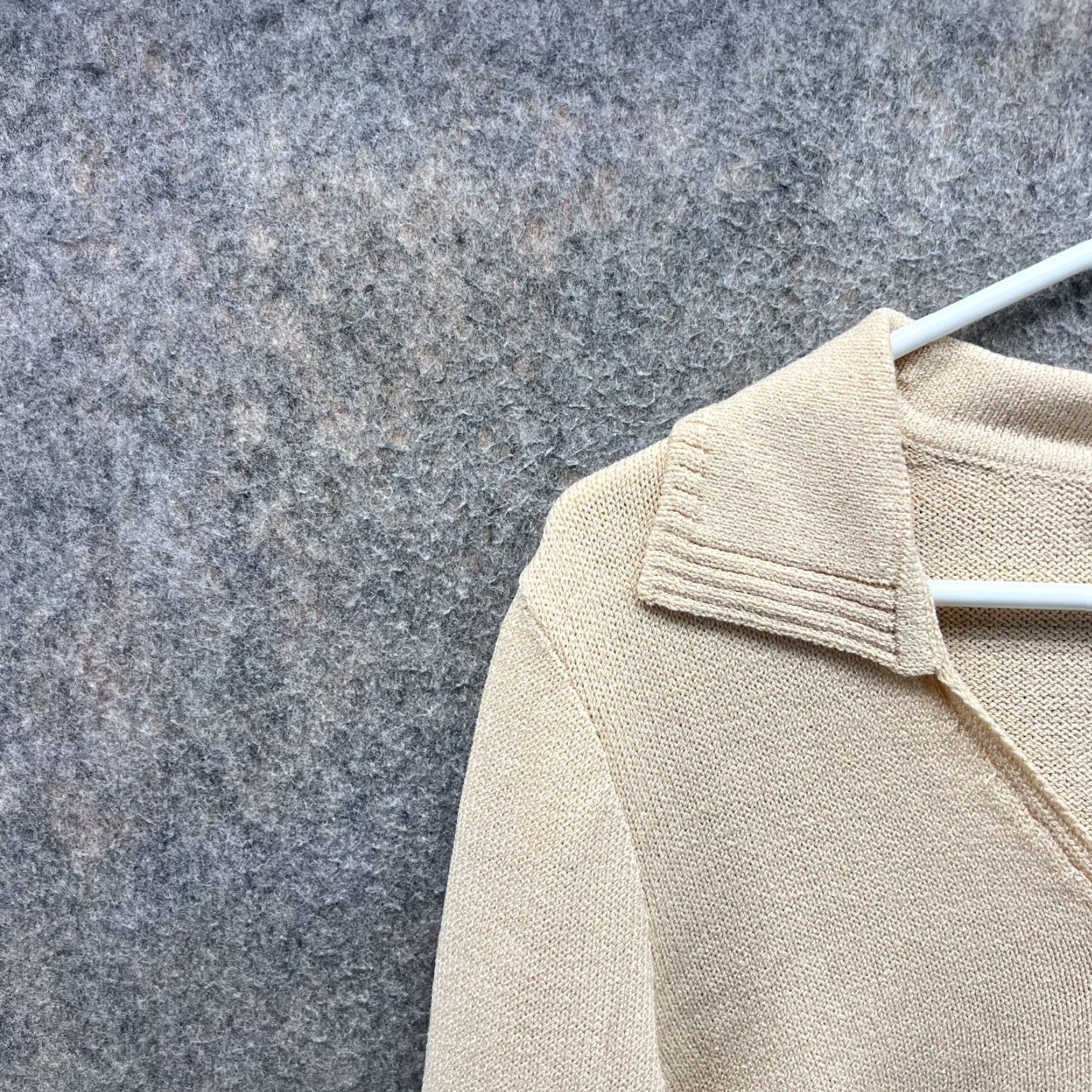 St. John VINTAGE St John Sport Sweater Women Small Beige Fleece Wool Rayon Tan Long Sleeve USA Size S / US 4 / IT 40 - 7 Thumbnail