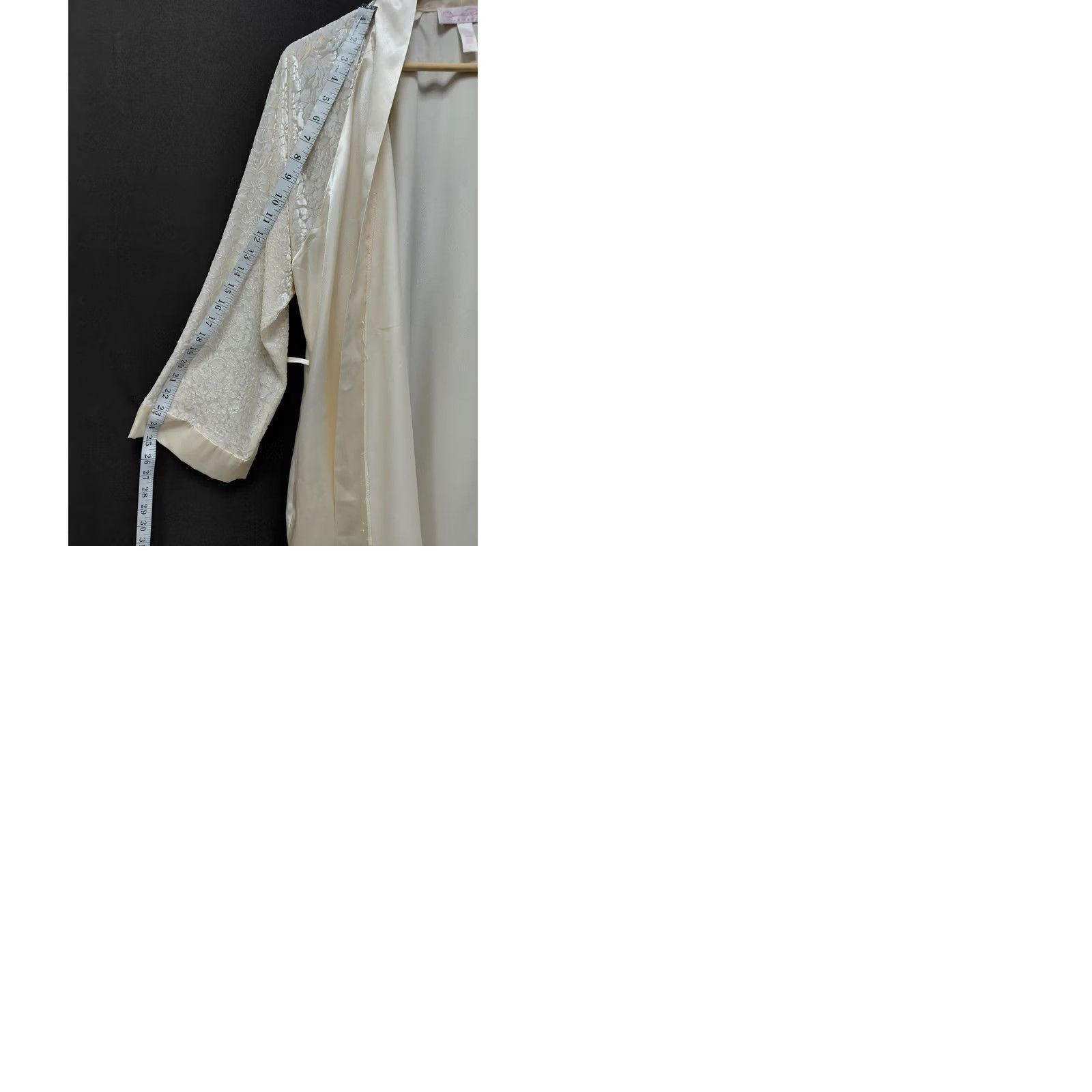 Vintage Oscar de la Renta Pink Label Satin Lace Robe Kimono Style Cream 3/4 Sleeve Belted Open Front V-Neck Lounge Womens S Size ONE SIZE - 9 Thumbnail