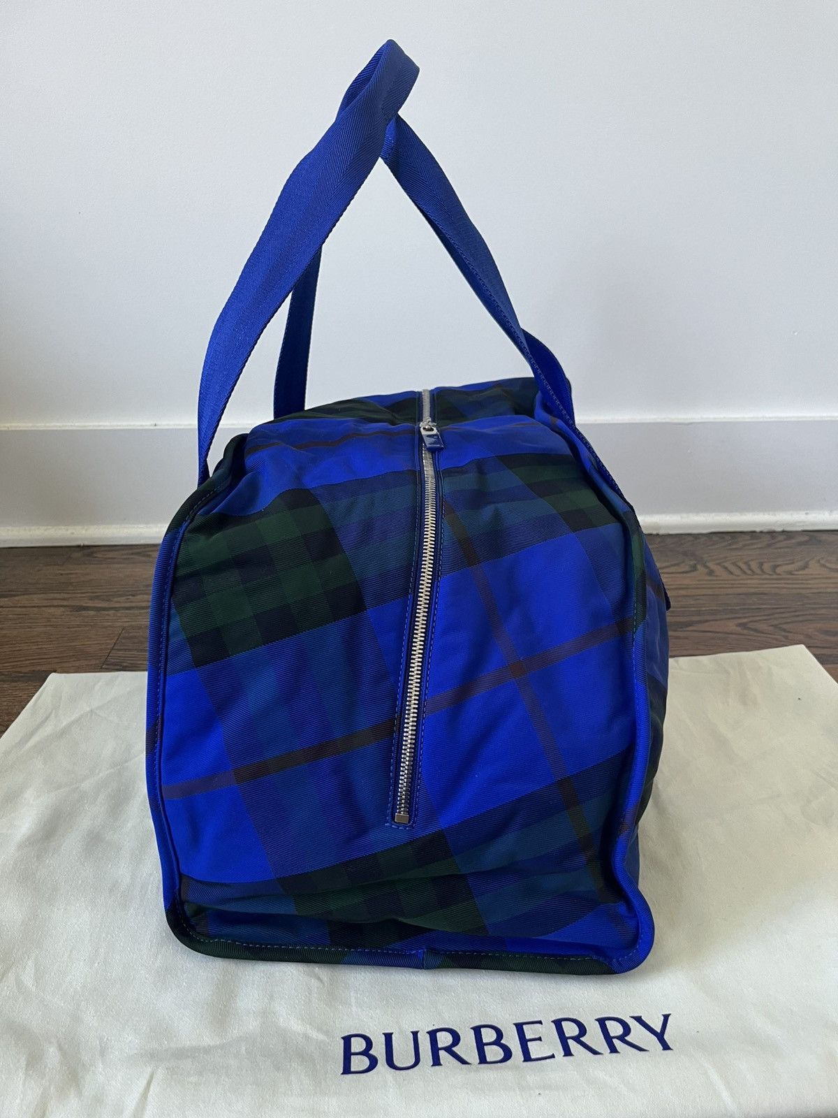Burberry Burberry Medium Shield Duffle Bag Size ONE SIZE - 9 Thumbnail