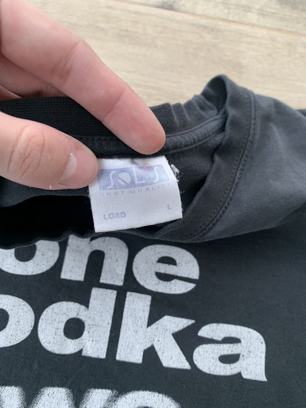 Vintage Vintage One Vodka Two Vodka Three Vodka Humor y2kt-shirt tee Size US L / EU 52-54 / 3 - 9 Thumbnail