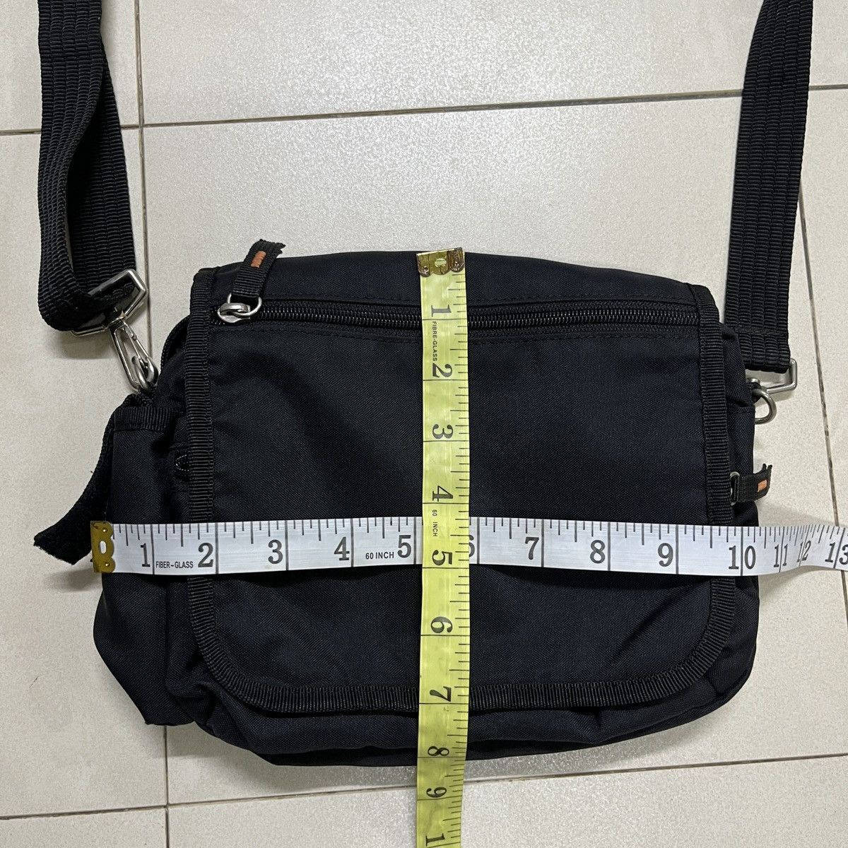 Uniqlo × Vintage Vintage Uniqlo Multi Compartment Sling Bag Size ONE SIZE - 9 Thumbnail