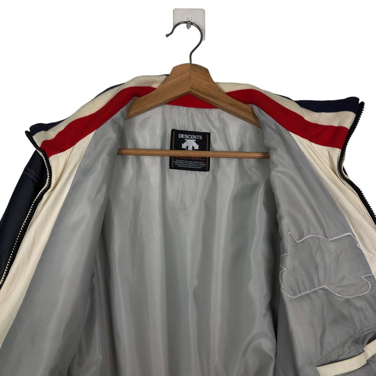 Japanese Brand 🔥Vintage Leather Bomber Jacket Descente Japan Big Logo Size US M / EU 48-50 / 2 - 11 Thumbnail