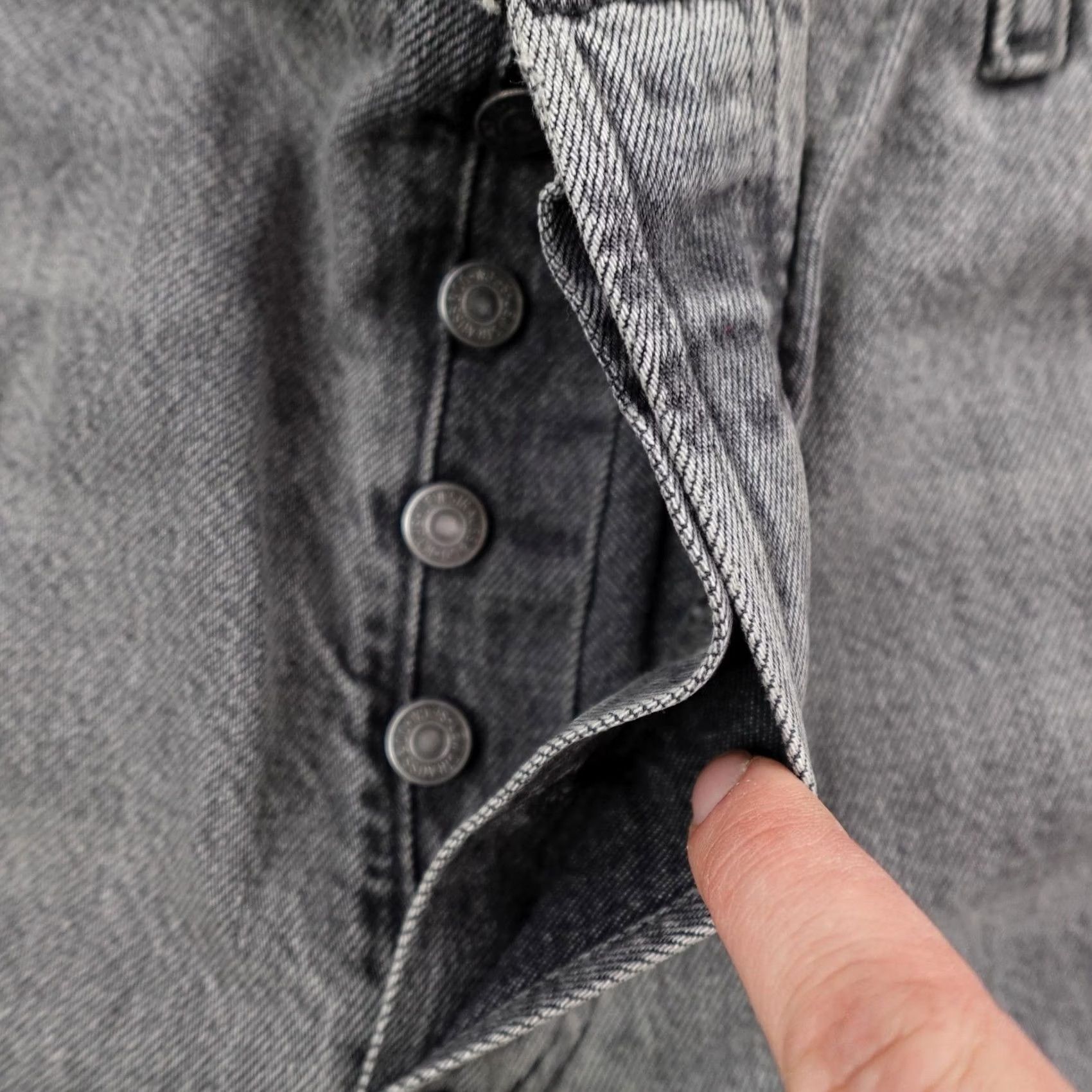 Levi's Levis Jeans Mens 34x32 Gray Denim 501 93 Straight Button Fly Distressed NEW Size US 34 / EU 50 - 5 Thumbnail