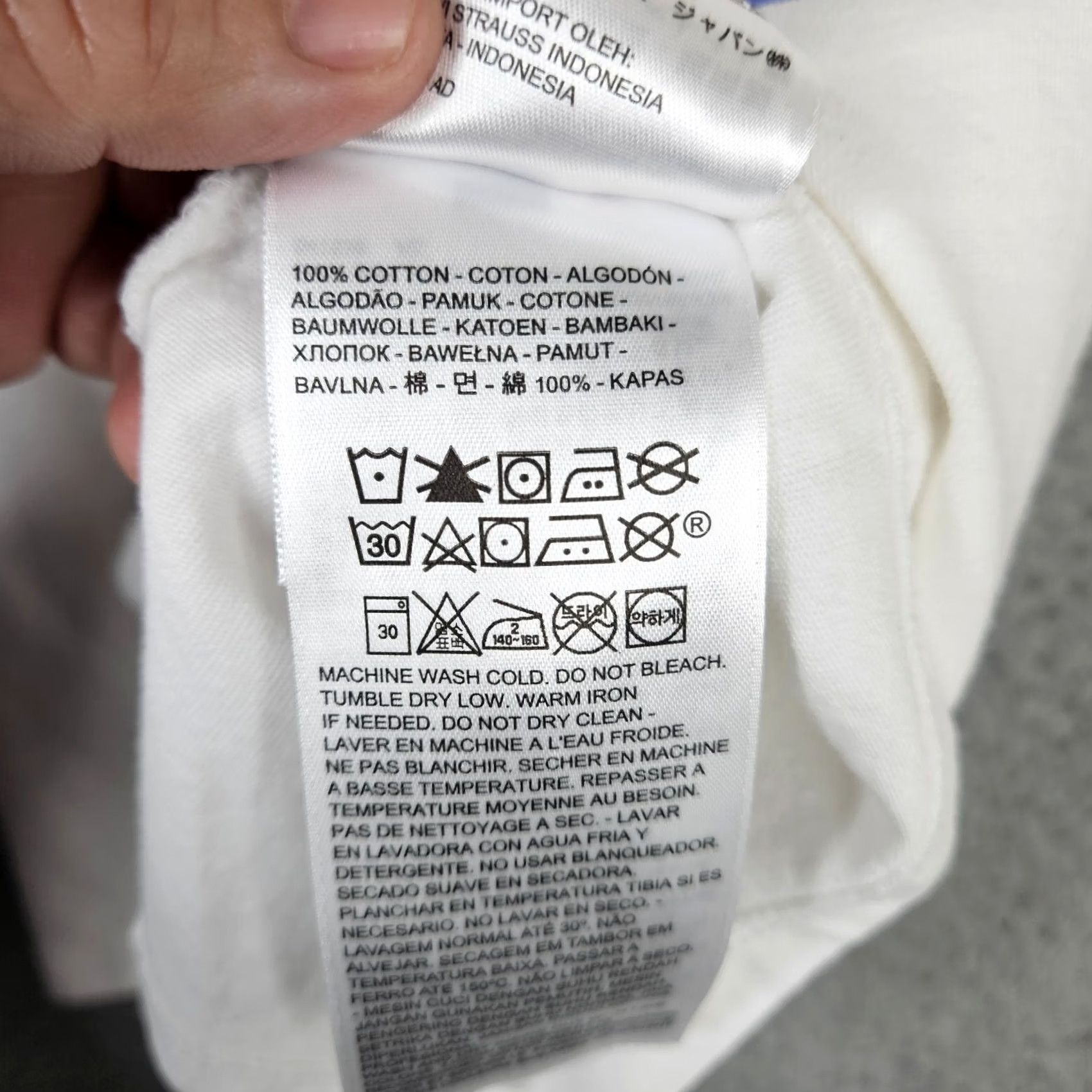 Levi's Levi's Women's Crew Neck Short Sleeve White T-Shirt M Regular Cotton Jersey Basic Shirt Womens Regular Size M White 90s Vote Theme Size M / US 6-8 / IT 42-44 - 6 Thumbnail