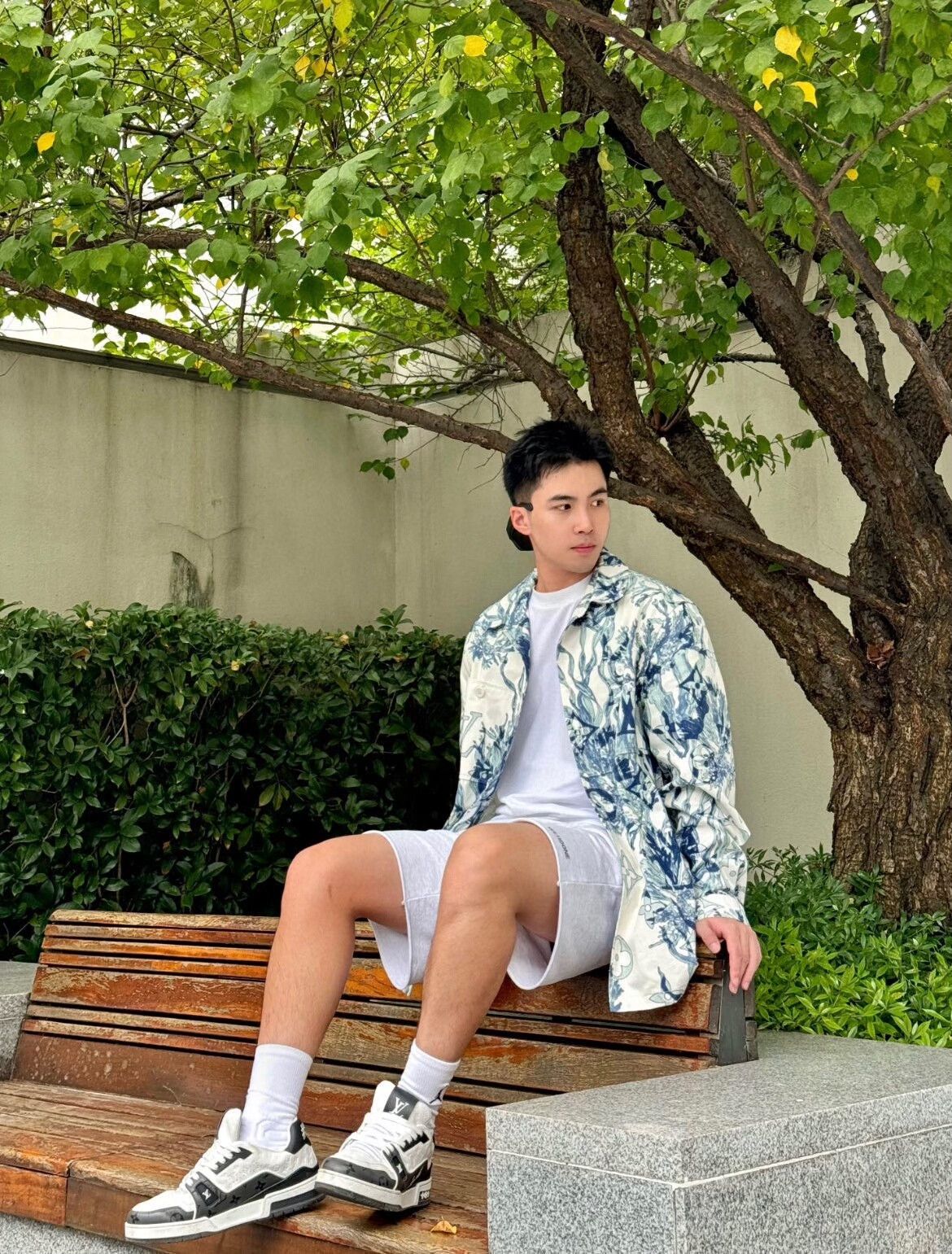 Louis Vuitton blue patterned jacket by louis vuitton Size US M / EU 48-50 / 2 - 7 Thumbnail