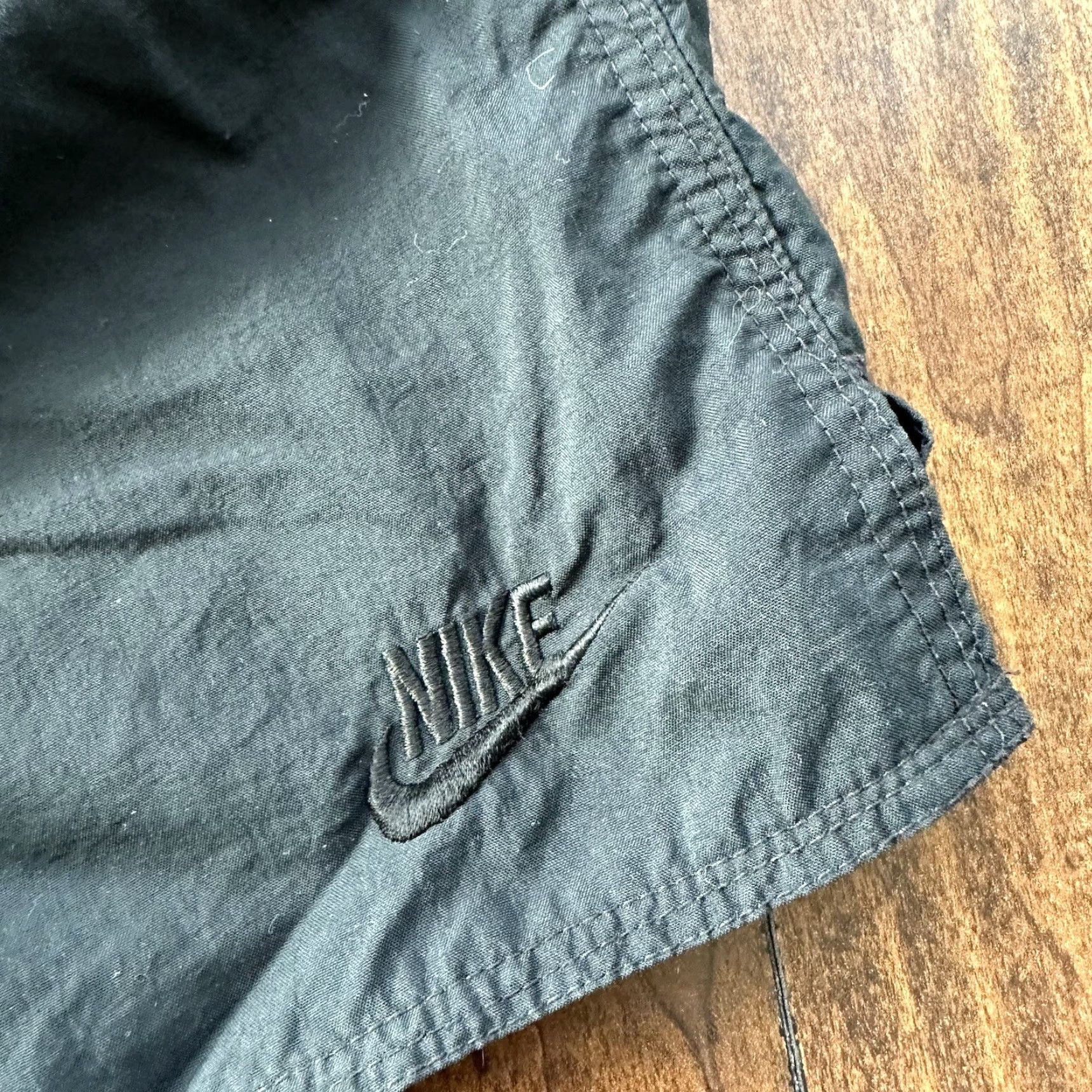 Nike VINTAGE Nike Black Shorts Pants Athletic Casual Men's Medium 90s Retro Sportswear Size US 31 - 3 Thumbnail