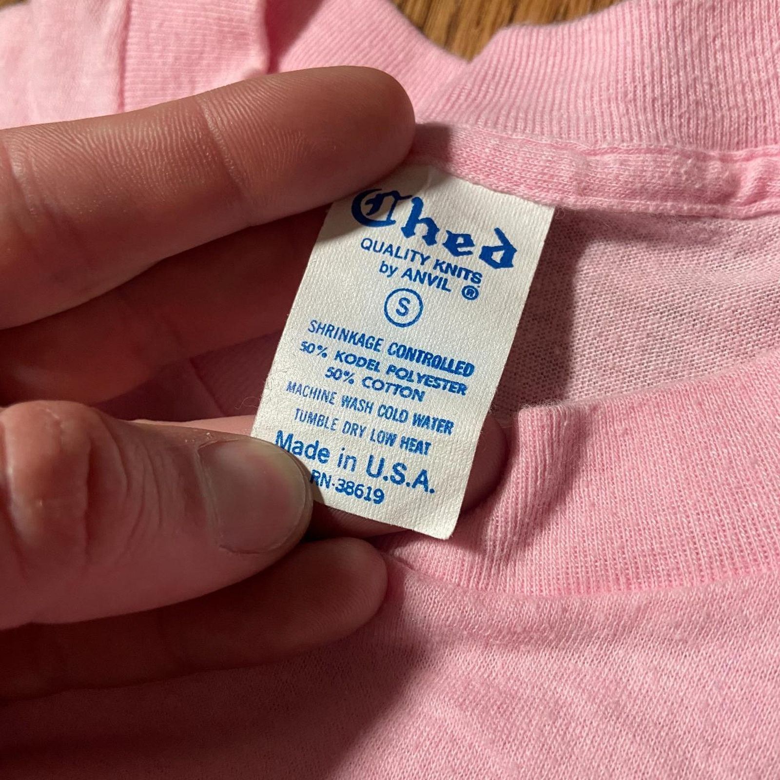 Hanes 80s rick springfield pink tee Size US S / EU 44-46 / 1 - 3 Thumbnail