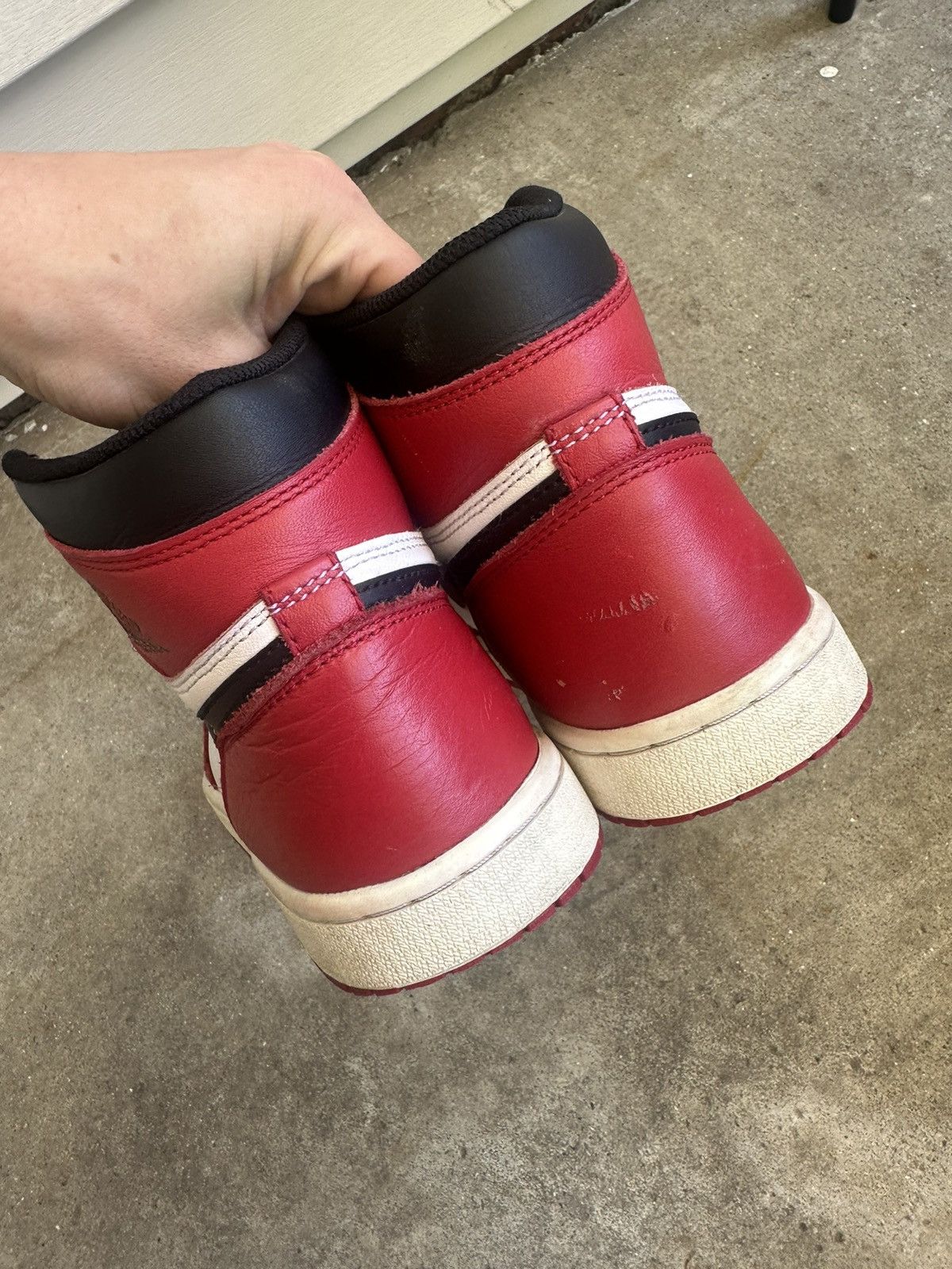 Jordan Brand Nike Air Jordan 1 Retro OG Chicago 2015 size 8 Size US 8 / EU 41 - 4 Thumbnail