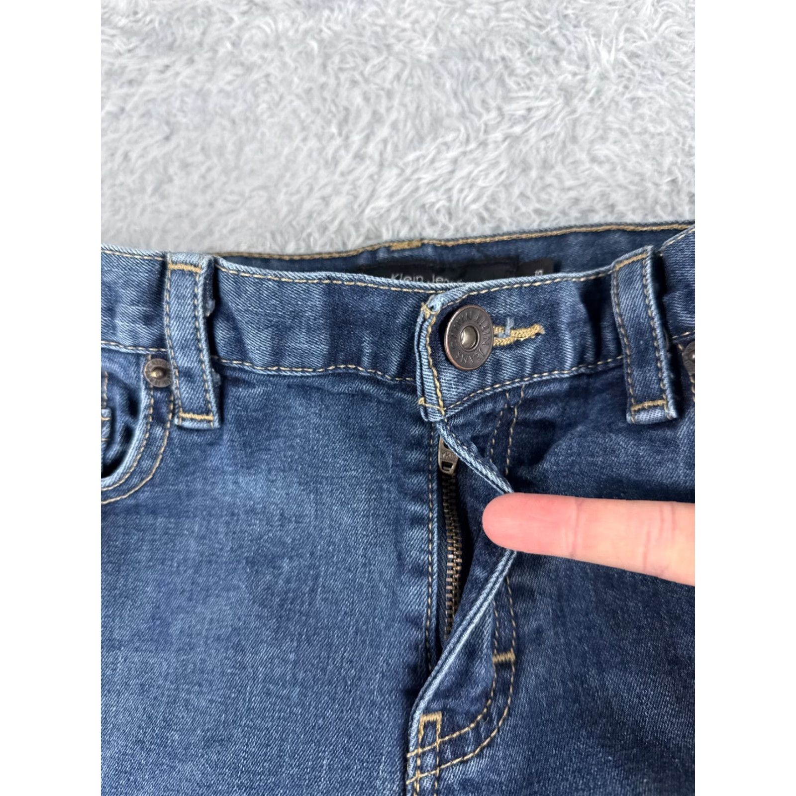 Calvin Klein Calvin Klein Jeans Women 10 Blue Denim Flared Mid Rise 30x27 Pants Brand: Calvin Klein Jeans Women 10 Blue Denim Flared Mid Rise 30x27 Size 32" / US 10 / IT 46 - 5 Thumbnail