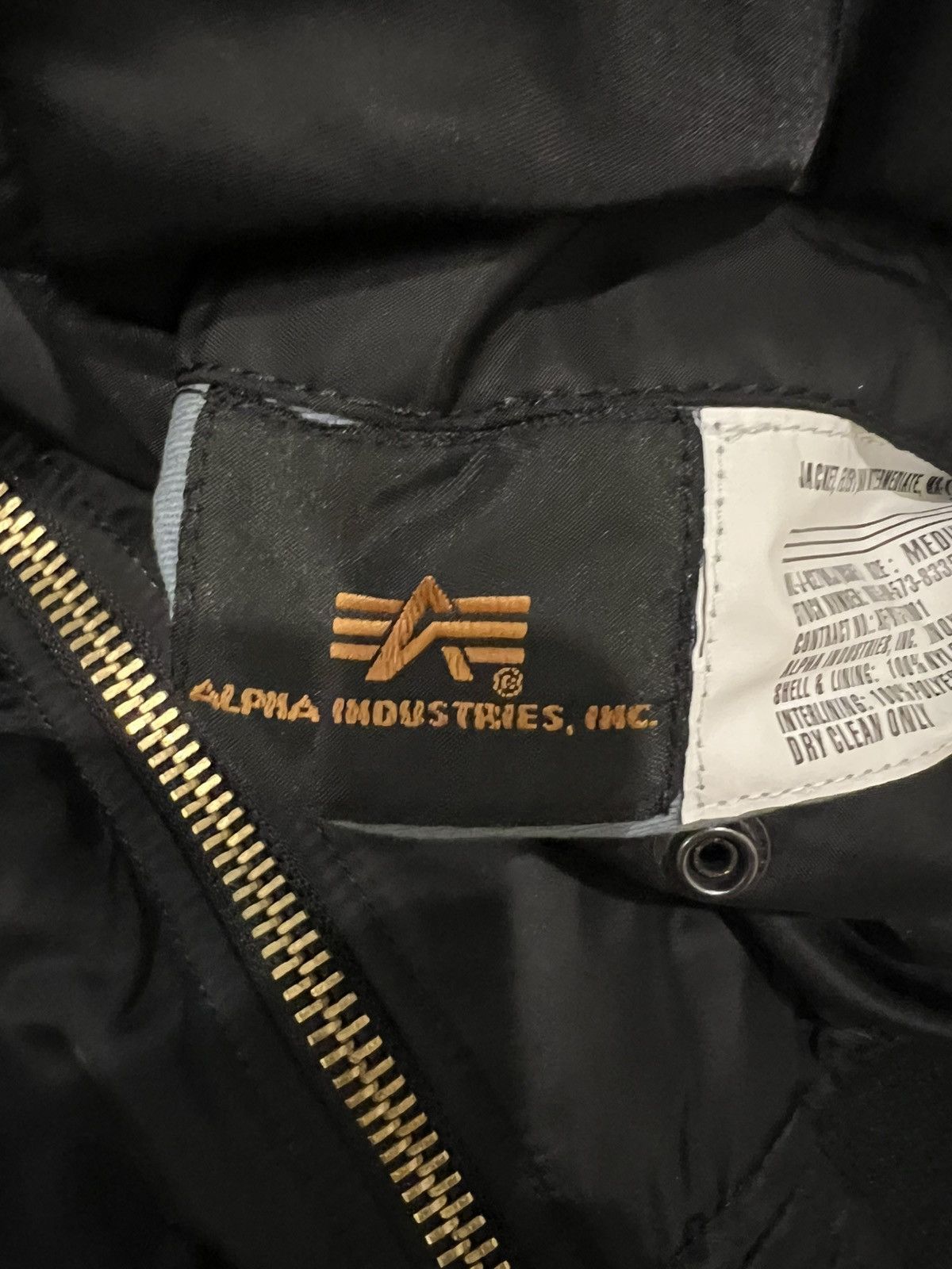 Yeezy ALPHA INDUSTRIES X KANYE WEST size M Size US M / EU 48-50 / 2 - 6 Thumbnail