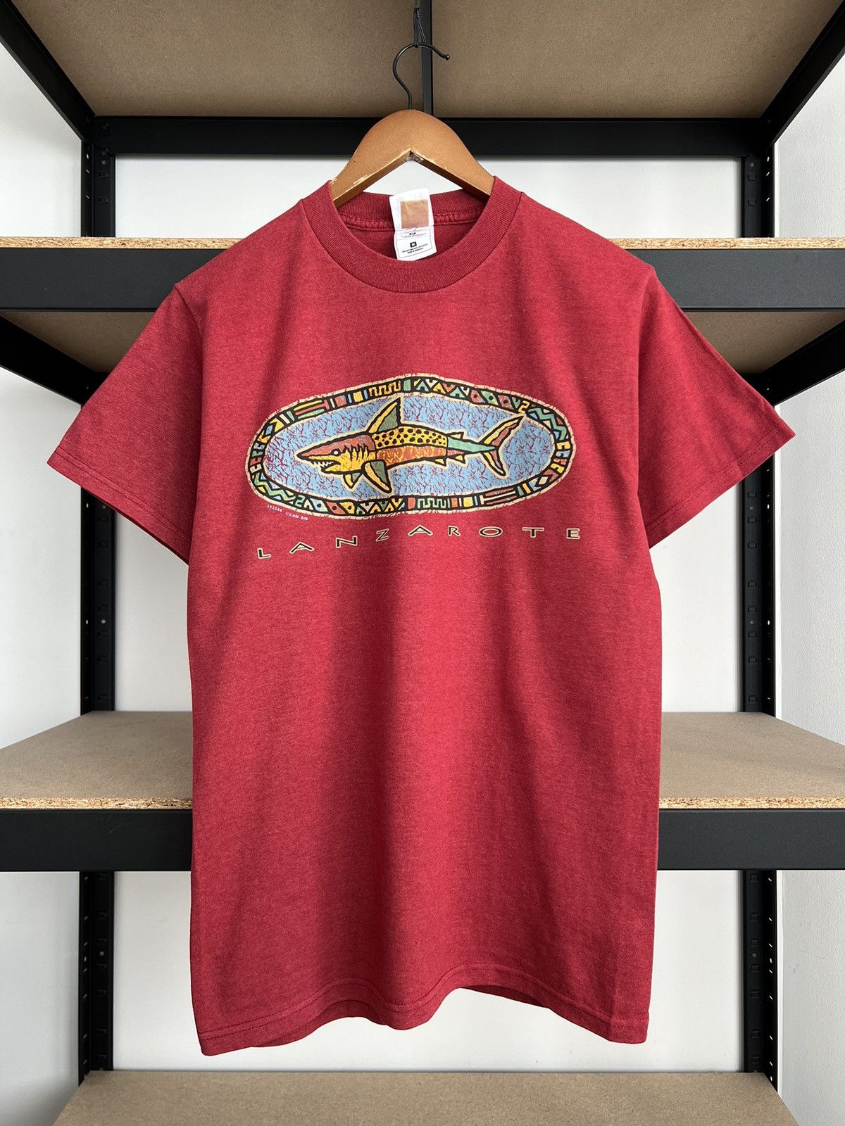 Vintage Vintage 90s Lanzarote Spain Island Shark Ocean T-shirt Size US M / EU 48-50 / 2 - 1 Thumbnail