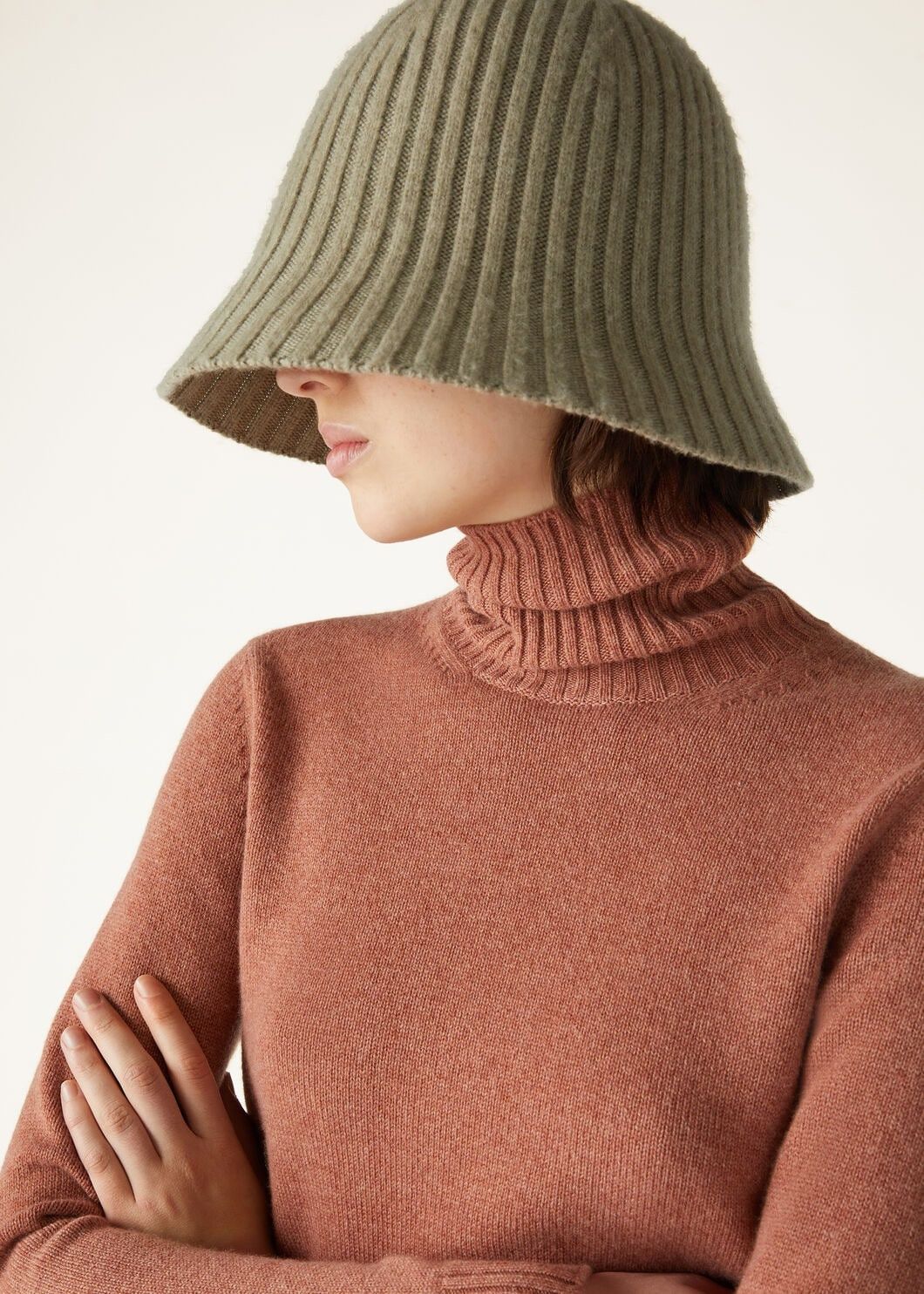 Loro Piana o1w1db10825 FAM9052 Parksville Turtleneck Sweater in Brown Size XS / US 0-2 / IT 36-38 - 3 Thumbnail