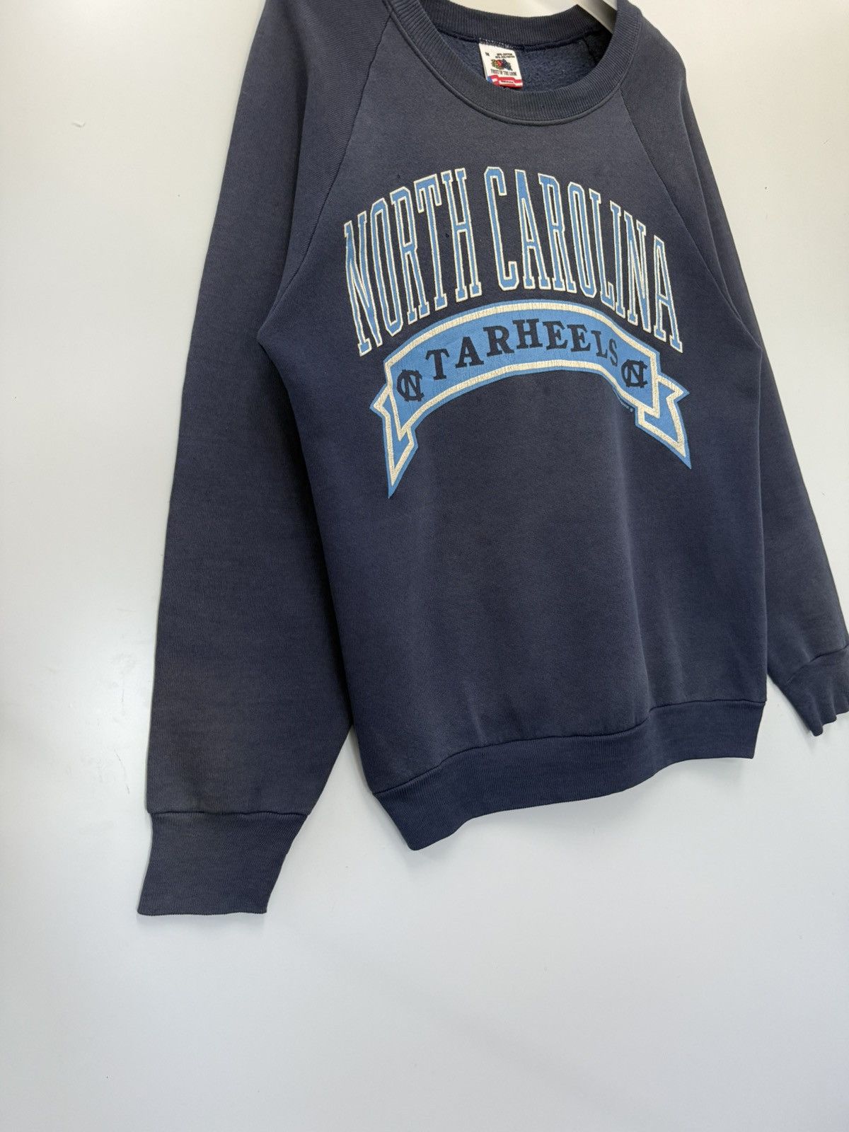 Gabrielle × Jerzees × Vintage 🔥 Vintage 90's North Carolina Tar Heels men's basketball - M Size US S / EU 44-46 / 1 - 3 Thumbnail