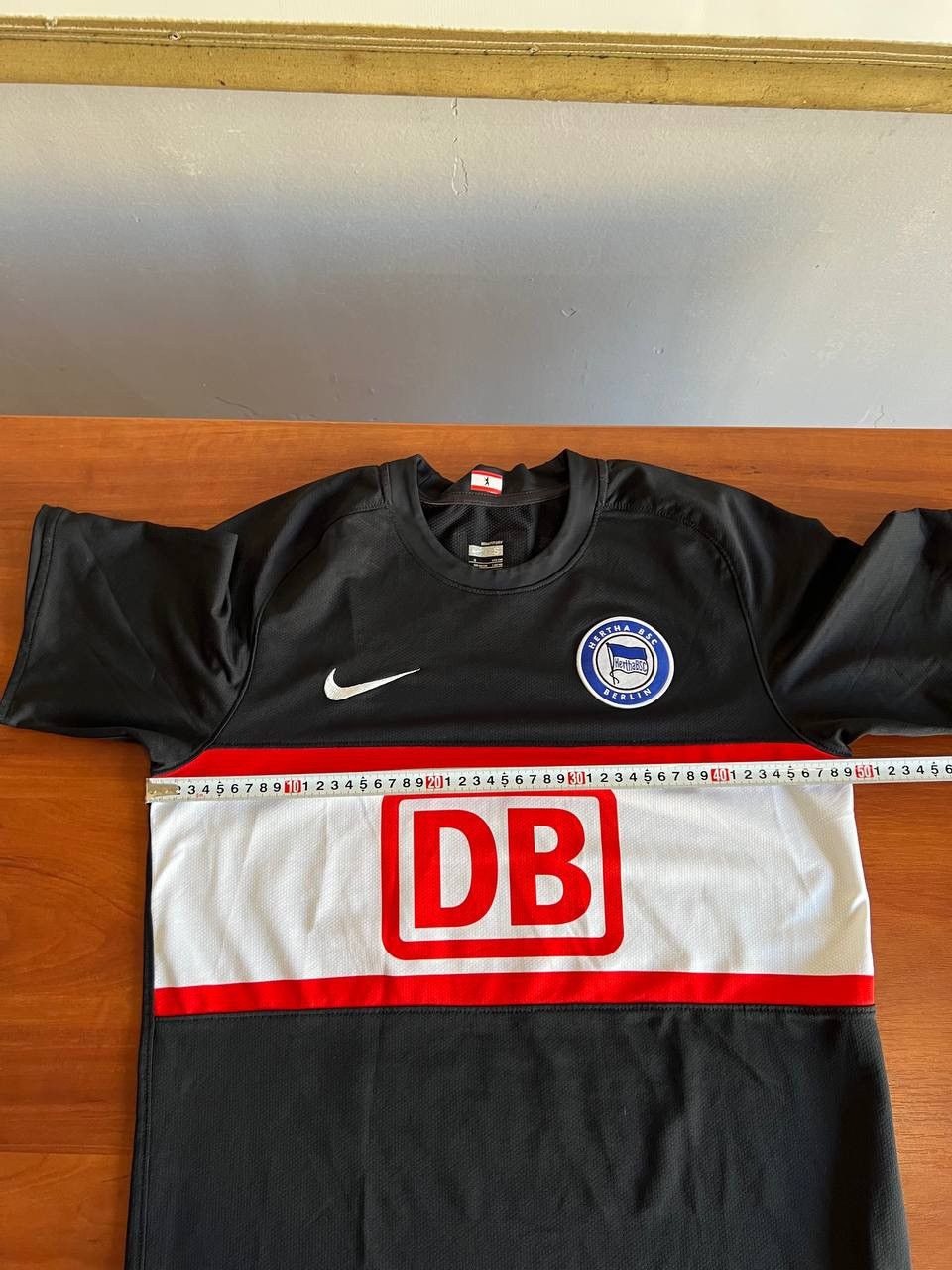 Nike 2008 HERTHA BERLIN #11 VORONIN AWAY SOCCER FOOTBALL JERSEY S Size US S / EU 44-46 / 1 - 19 Thumbnail