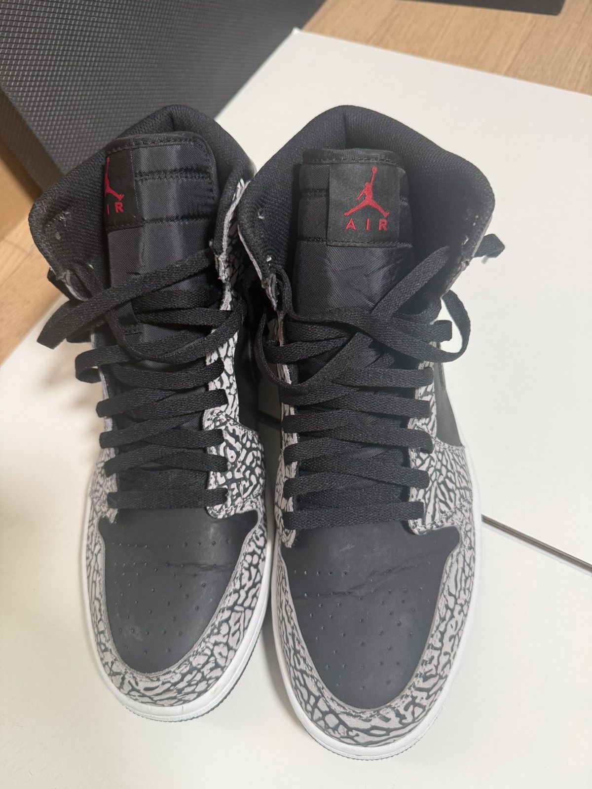 Jordan Brand Jordan 1 High - Black/Elephant Size US 11.5 / EU 44-45 - 4 Thumbnail