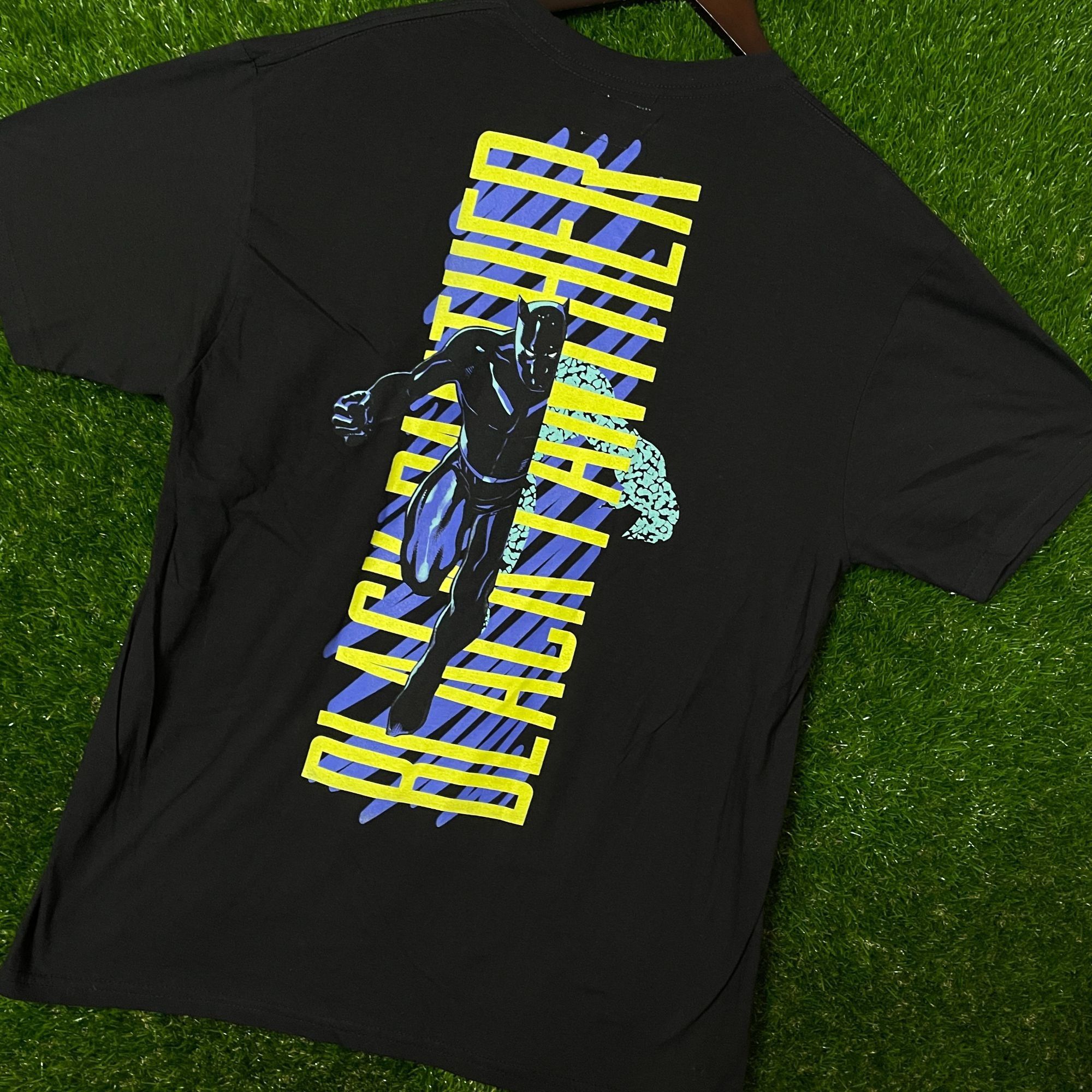 Urban Outfitters Black Panther Comic T-shirt size Large Size US L / EU 52-54 / 3 - 7 Thumbnail